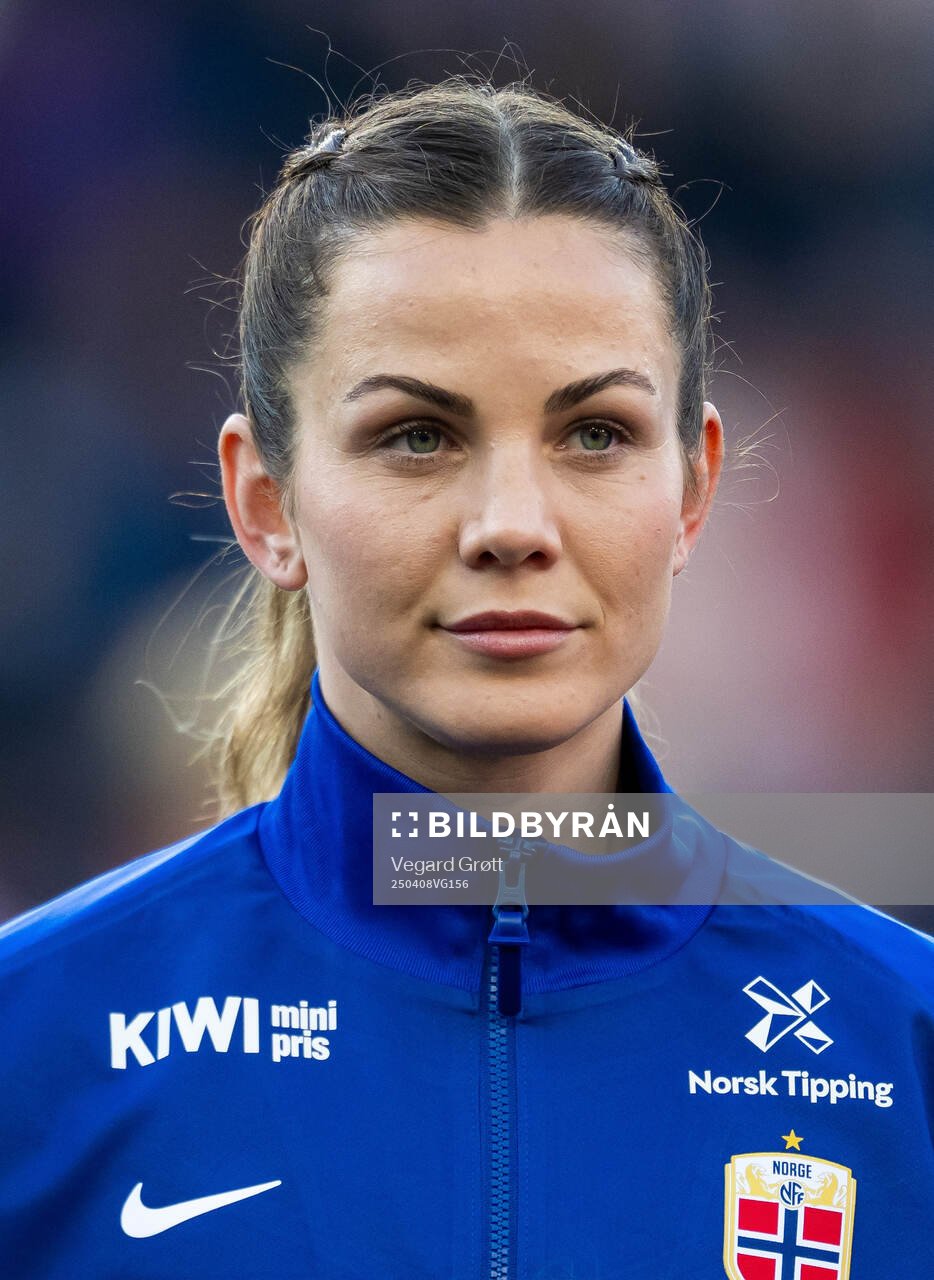 Tuva Hansen of Norway line up