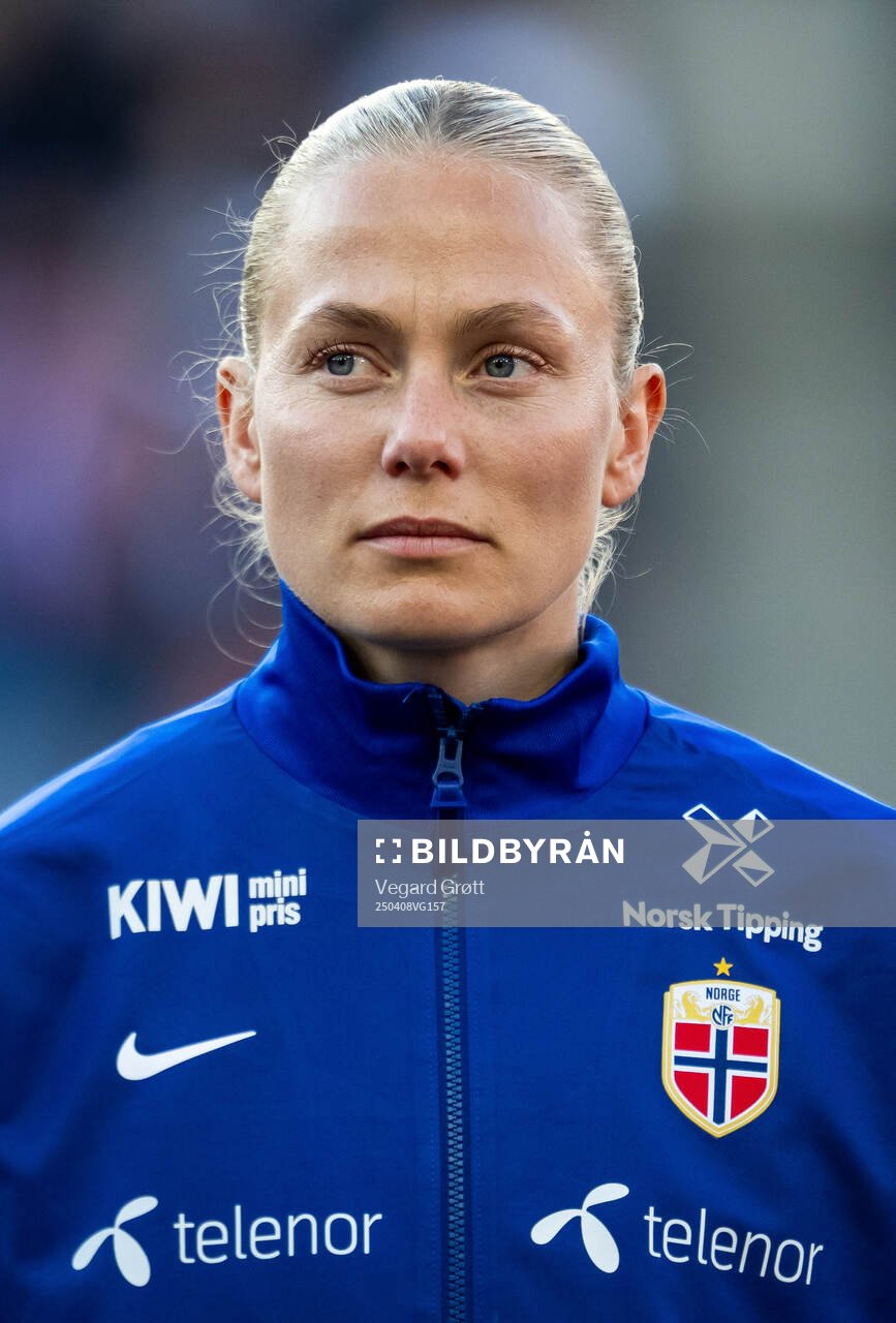 Guro Bergsvand of Norway line up