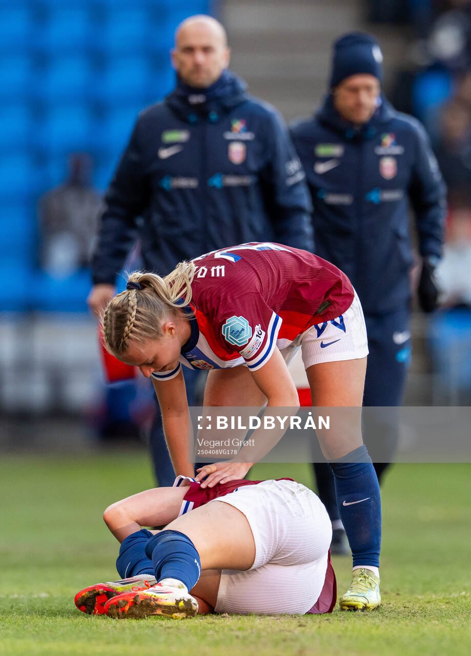 Karina Sævik and Emilie Woldvik of Norway