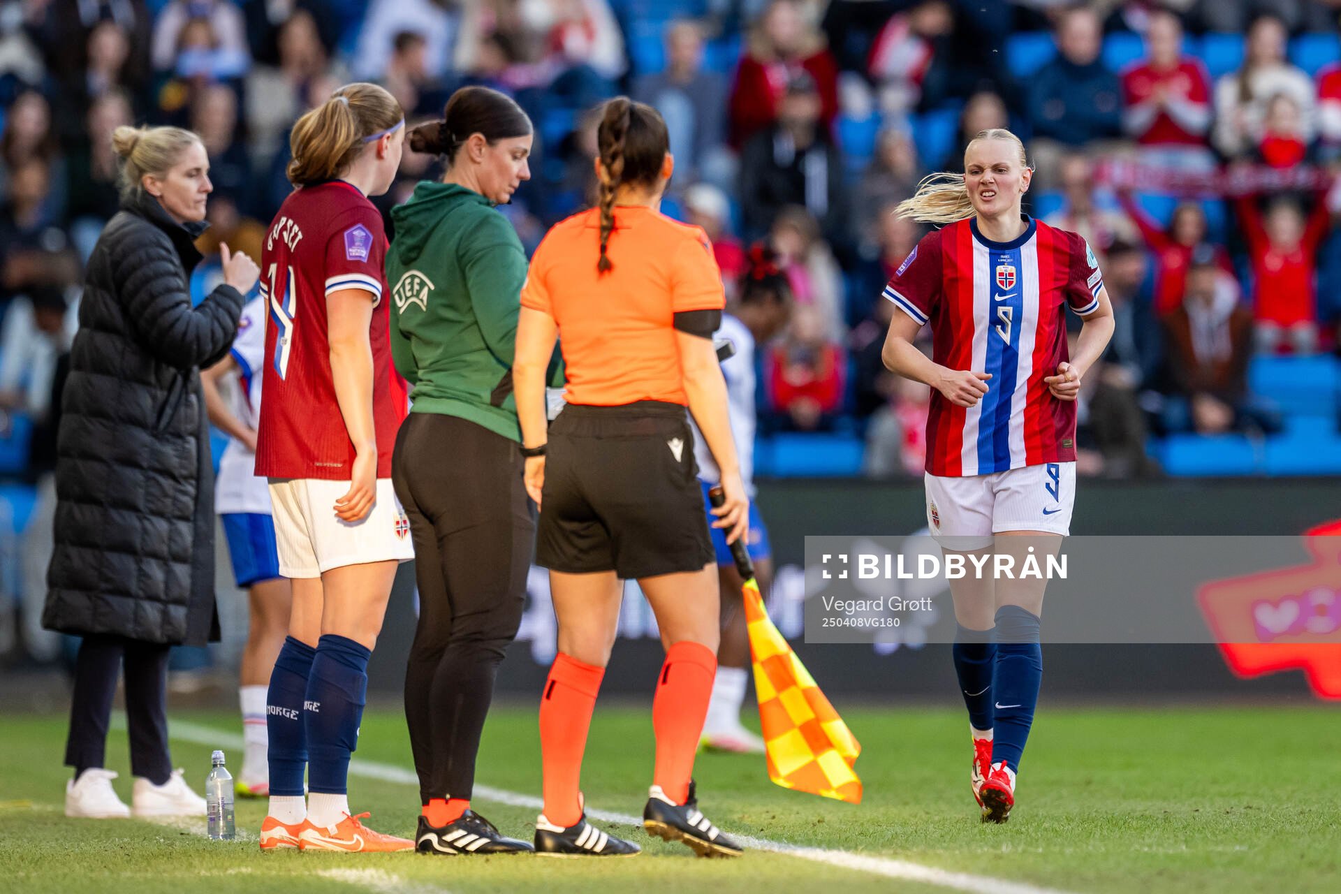 Karina Sævik of Norway is substituted off with an injury during the UEFA Women’s Nations League football match between Norway and France on April 8, 2025 in Oslo.