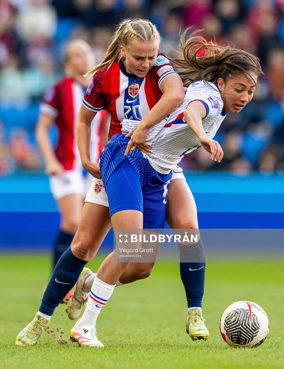 Emilie Woldvik of Norway and Selma Bacha of France