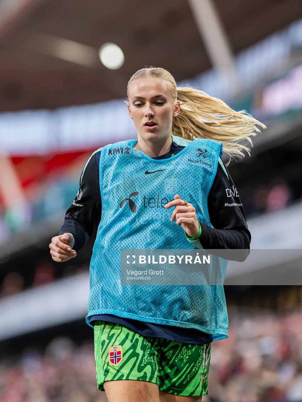 Goalkeeper Selma Panengstuen of Norway warms up during the UEFA Women’s Nations League football match between Norway and France on April 8, 2025 in Oslo.