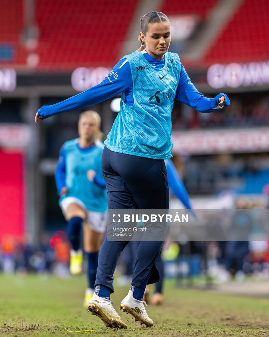 Andrea Norheim of Norway warms up during the UEFA Women’s Nations League football match between Norway and France on April 8, 2025 in Oslo.