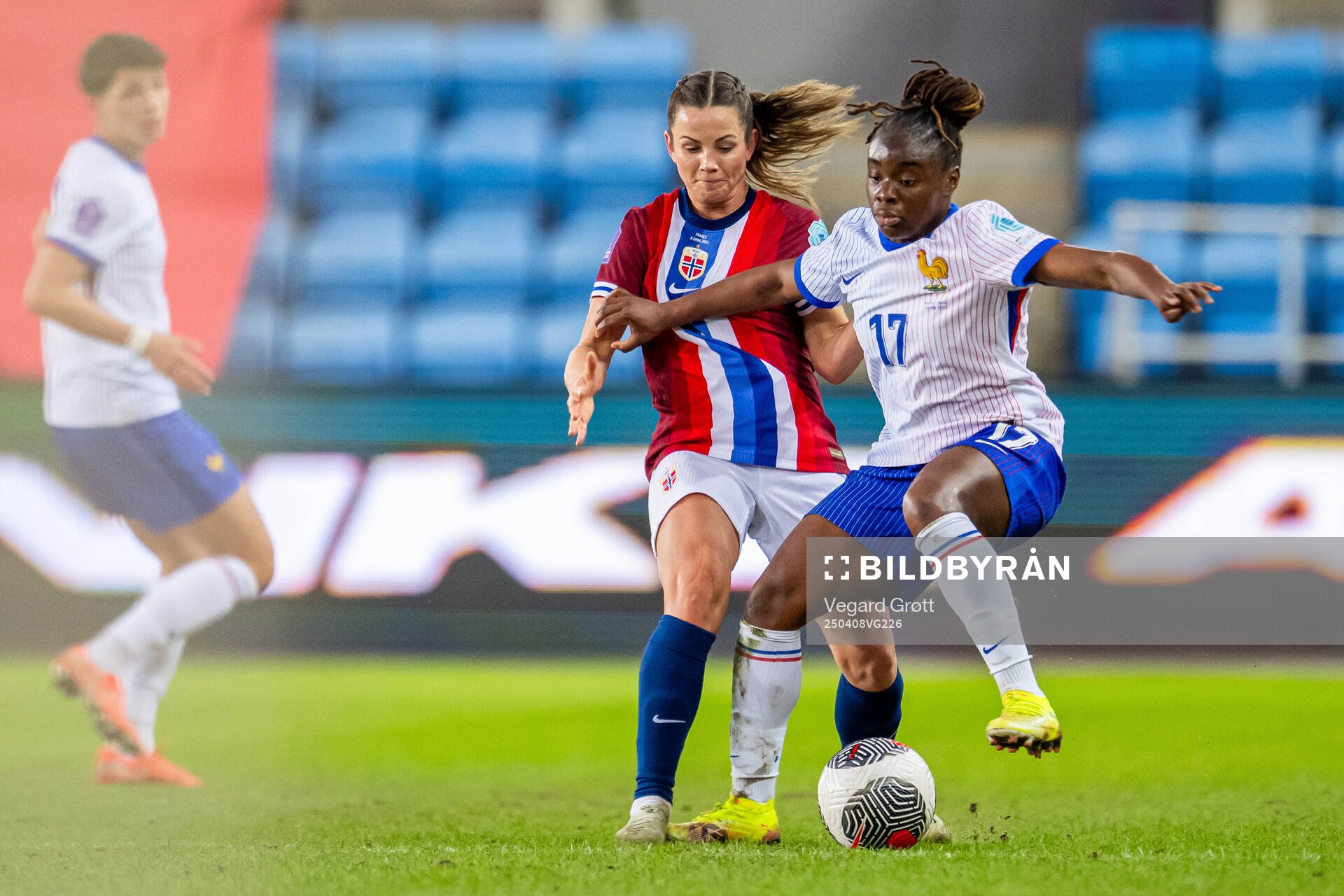 Tuva Hansen of Norway and Sandy Baltimore of France