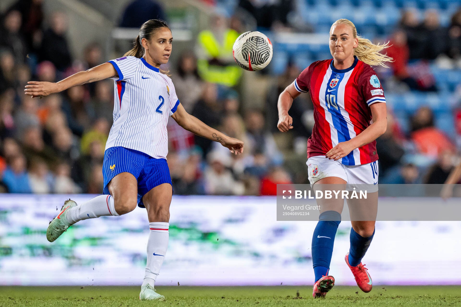 Maelle Lakrar of France and Cathinka Tandberg of Norway