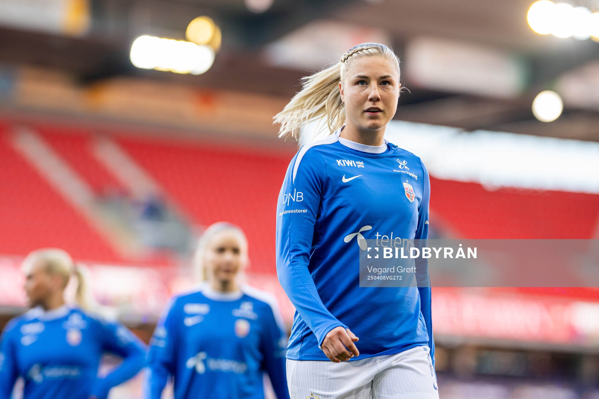 Sophie Román Haug of Norway warms up