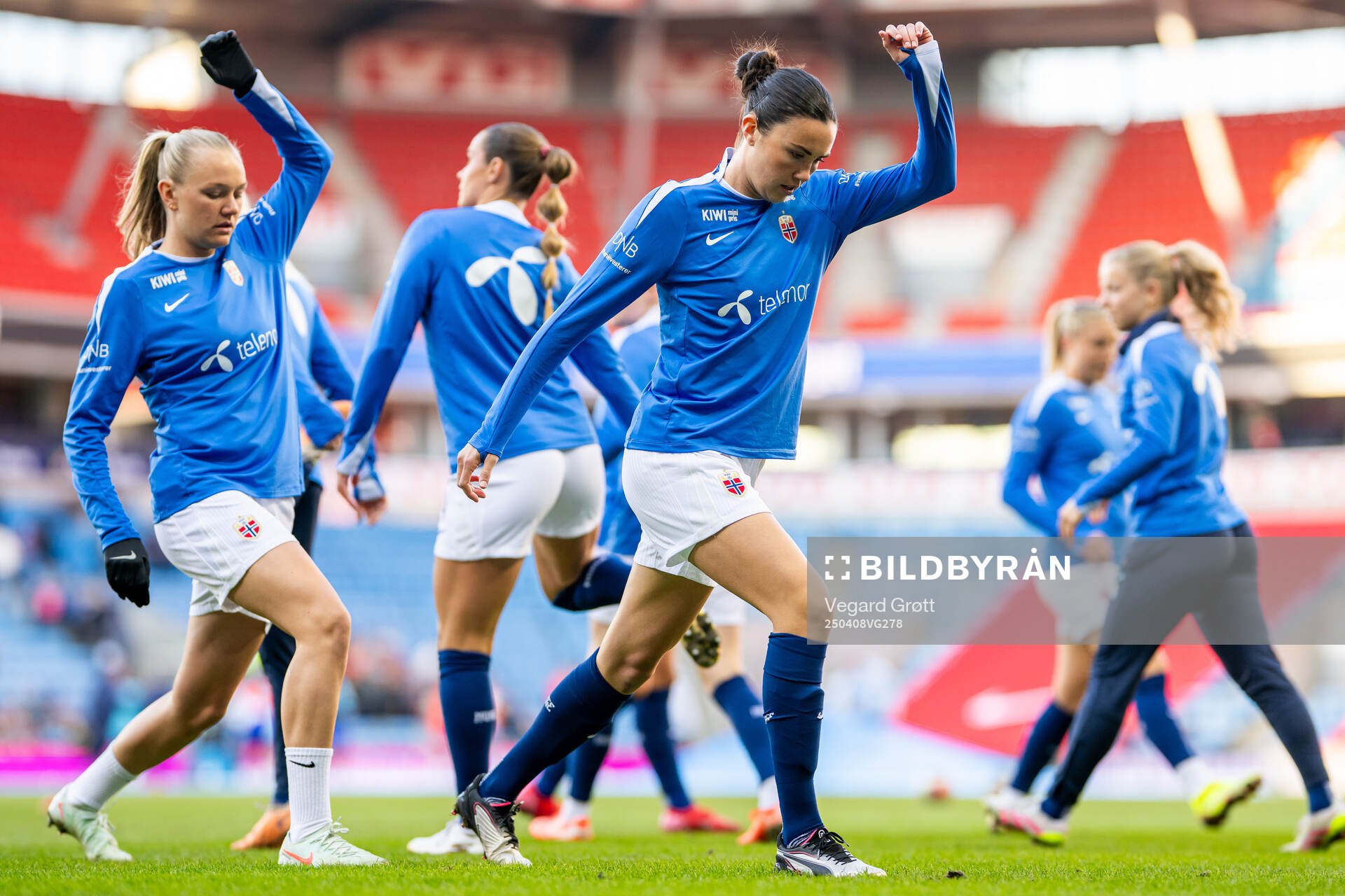 Frida Maanum and Ingrid Syrstad Engen of Norway warm up ahead of the UEFA Women’s Nations League football match between Norway and France on April 8, 2025 in Oslo.