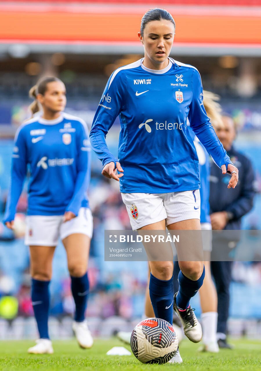 Ingrid Syrstad Engen of Norway warms up ahead of the UEFA Women’s Nations League football match between Norway and France on April 8, 2025 in Oslo.