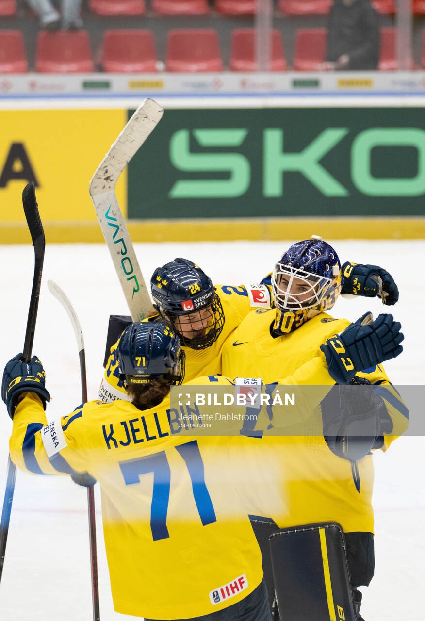 Anna Kjellbin, Ebba Hedqvist and Emma Söderberg of Sweden