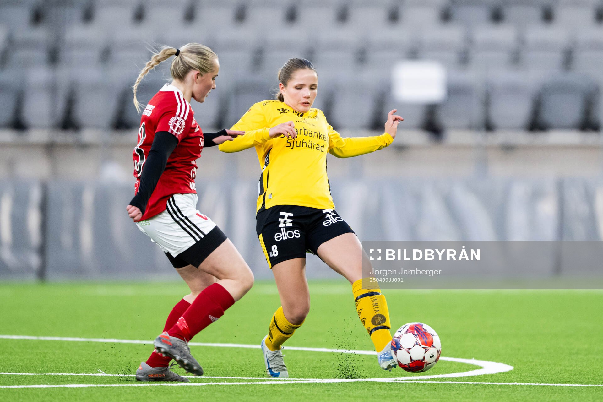 Vårgårdas Klara Lillevars och Elfsborgs Stella Holmén