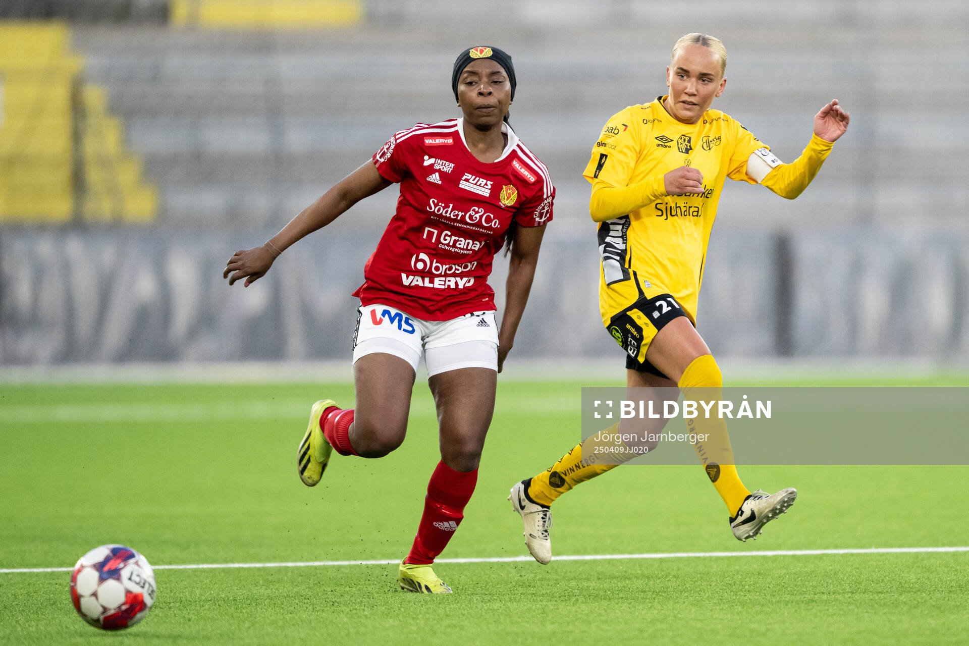 Vårgårdas Merdi Nsoki Losokola och Elfsborgs Tea Skoglund