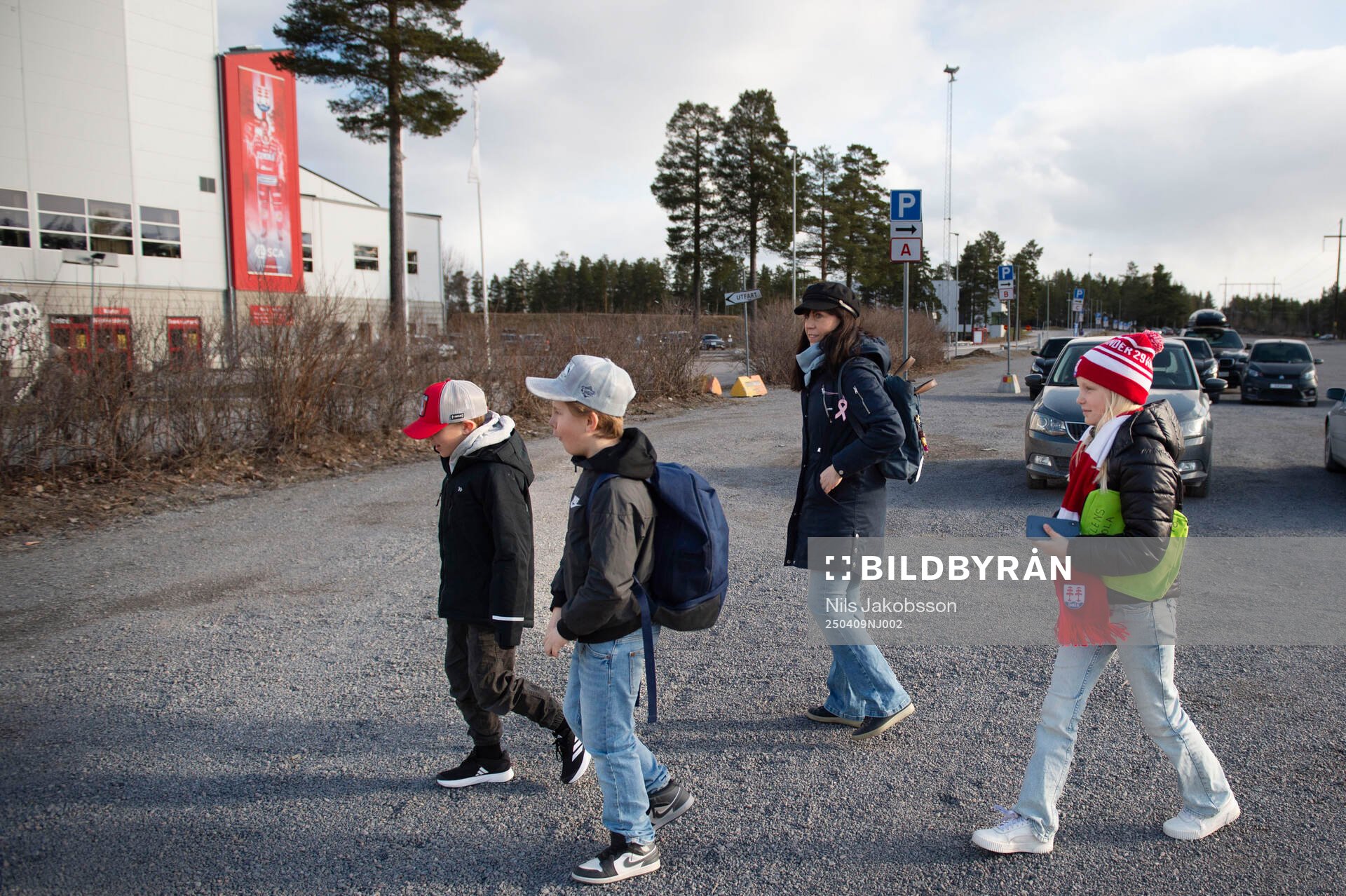 Timrås Filip Hållander köper