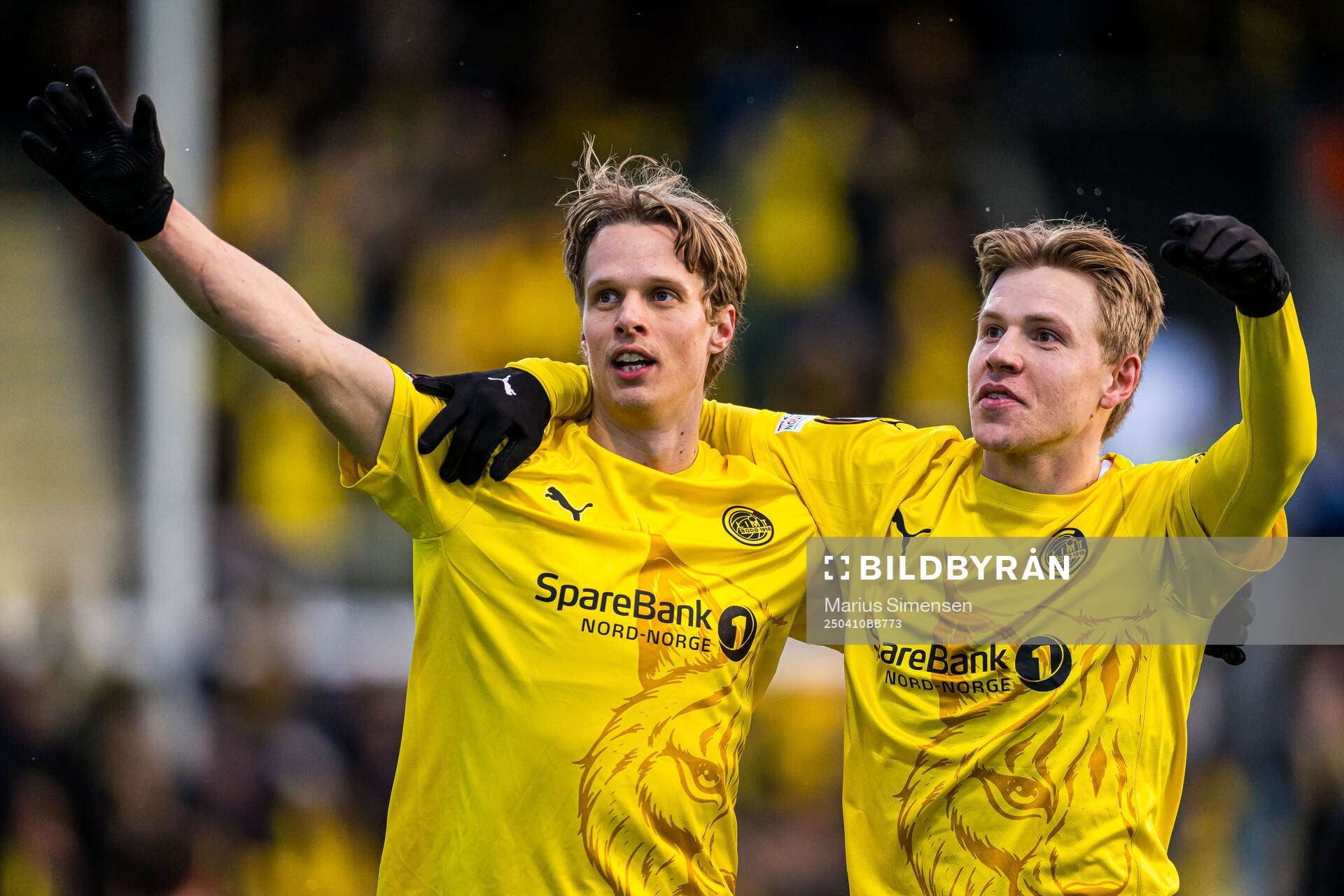 Ulrik Saltnes of Bodø/Glimt celebrates with Jens Petter