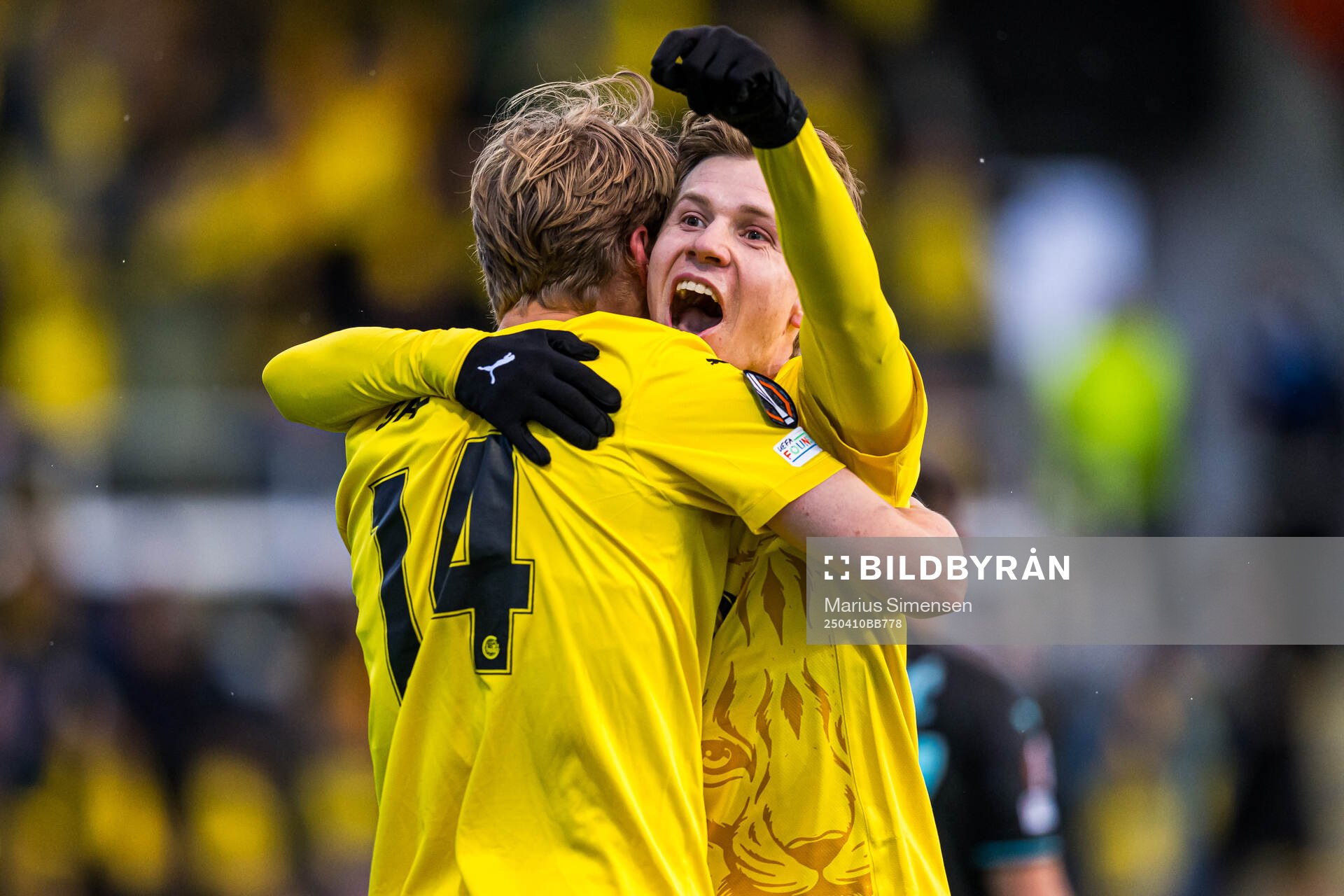 Ulrik Saltnes of Bodø/Glimt celebrates with Jens Petter