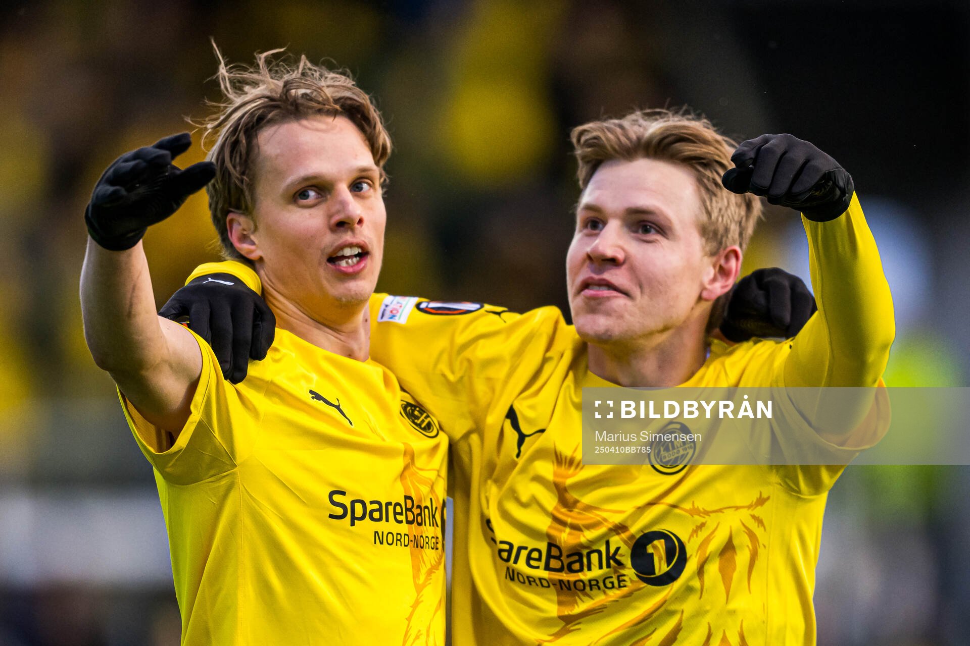 Ulrik Saltnes of Bodø/Glimt celebrates with Jens Petter