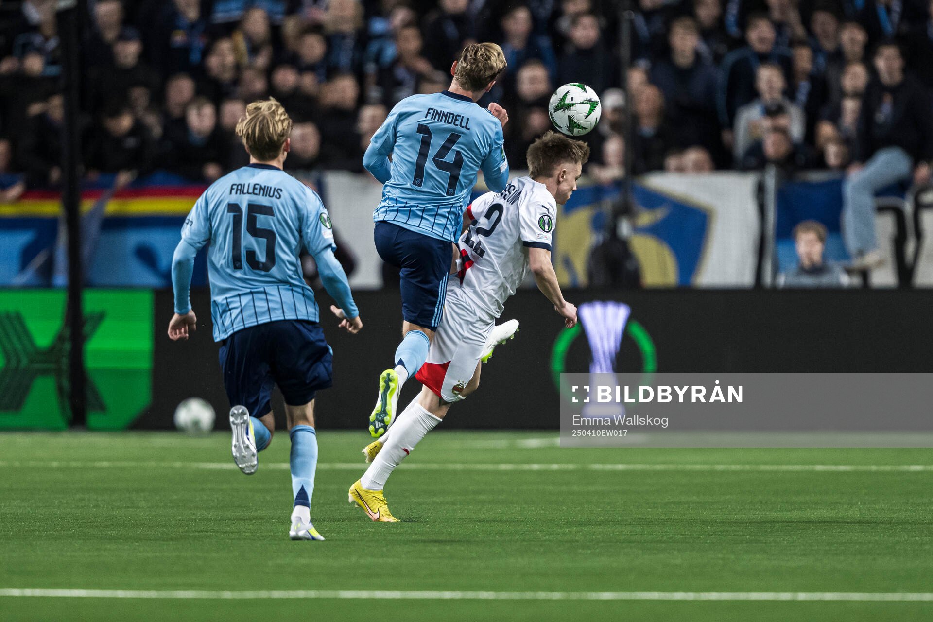 Hampus Finndell of Djurgården och Isak Jansson of Rapid