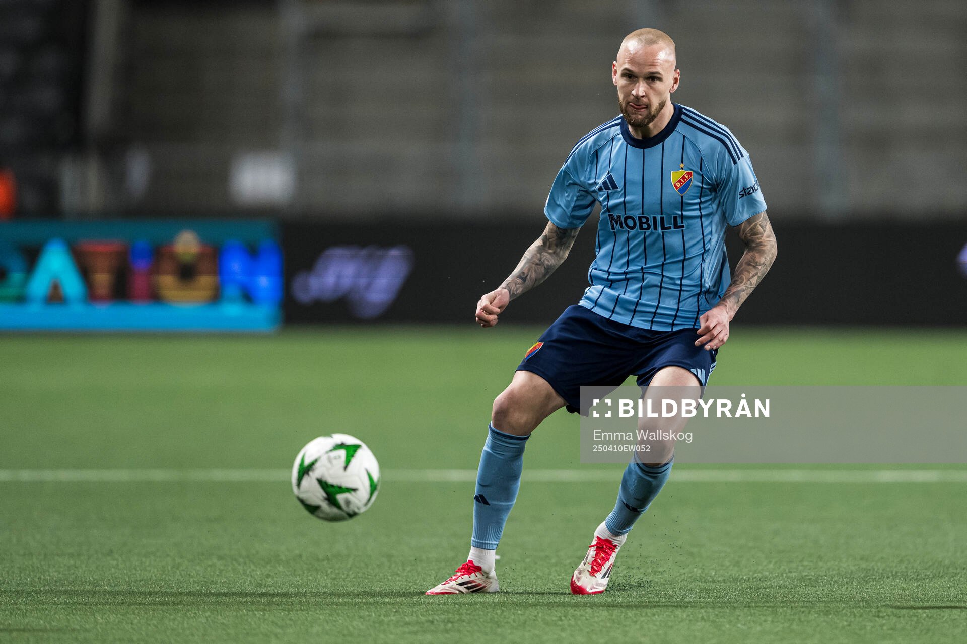 Adam Ståhl of Djurgården and Isak Jansson of Rapid Wien