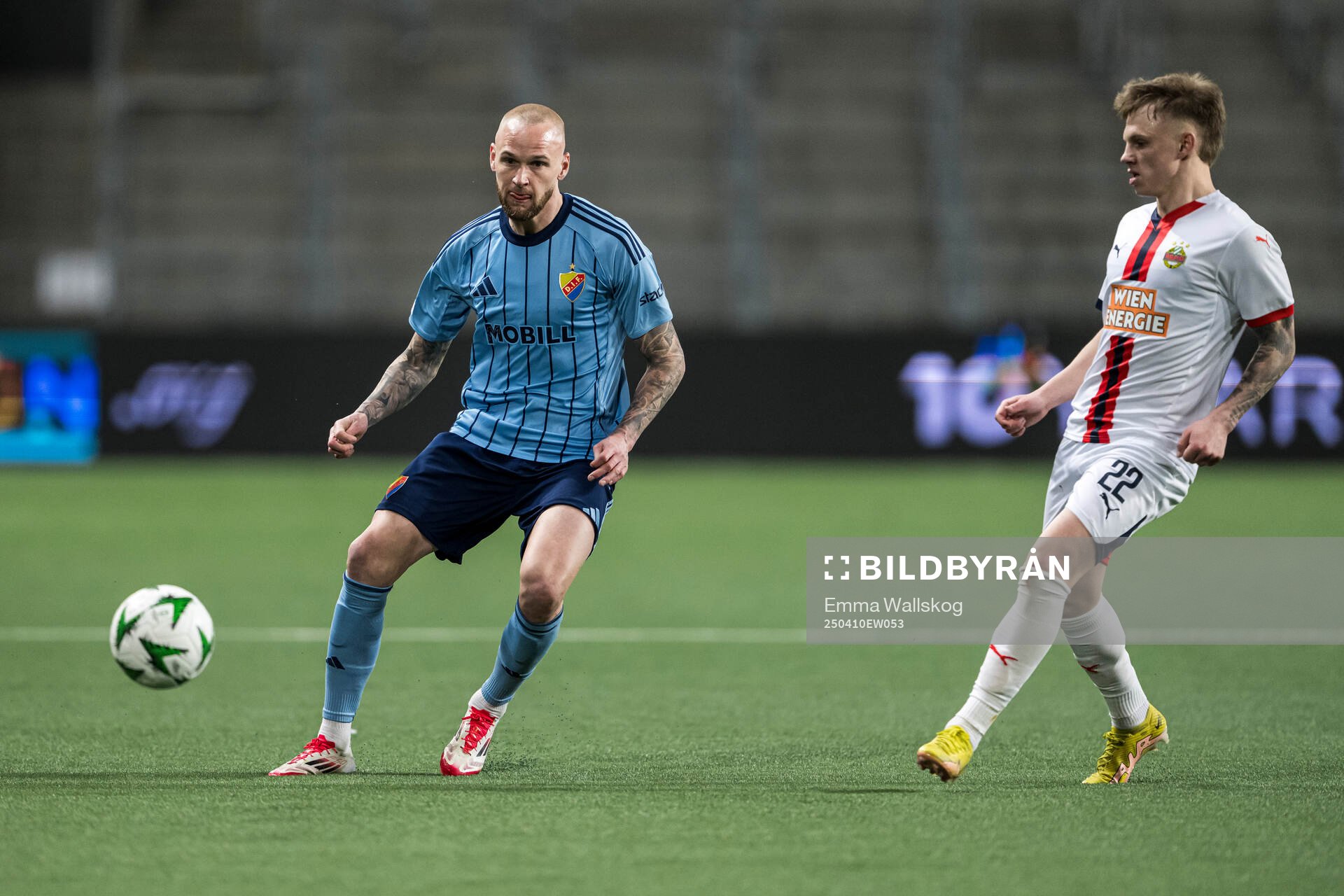 Adam Ståhl of Djurgården and Isak Jansson of Rapid Wien