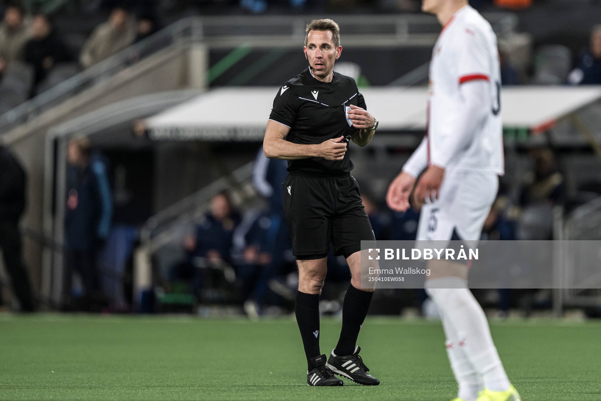 Referee Tobias Stieler