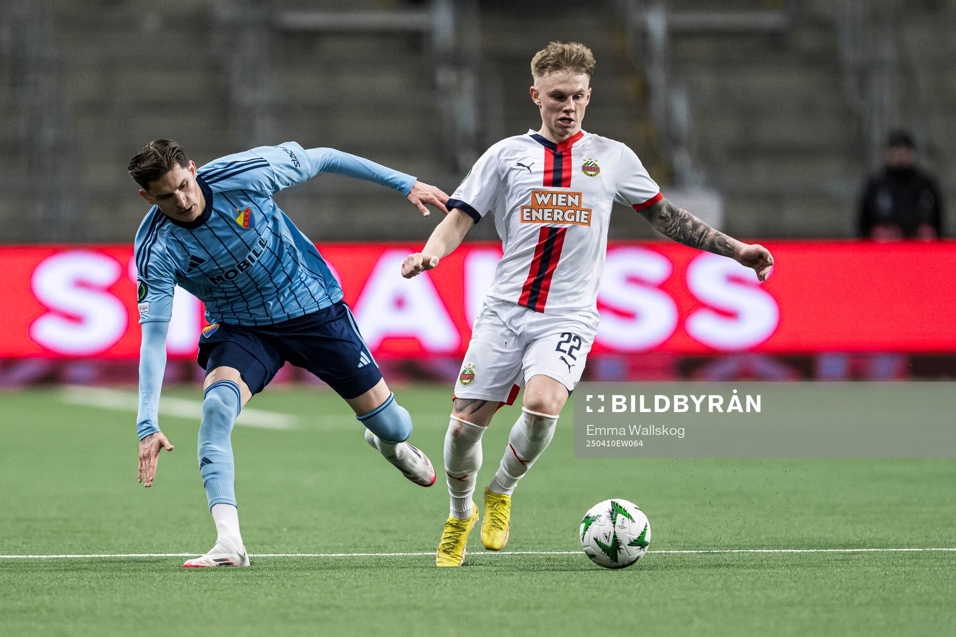Nino Zugelj of Djurgården and Isak Jansson of Rapid Wien