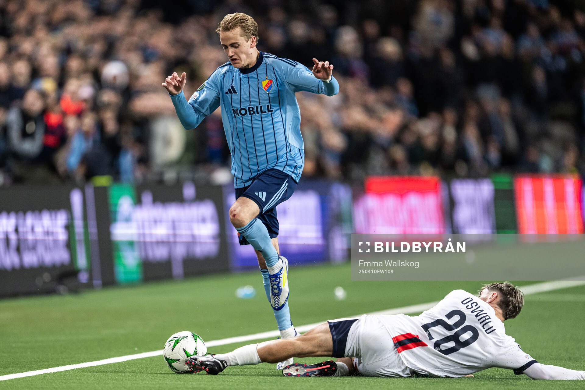 Oskar Fallenius of Djurgården and Moritz Oswald of Rapid