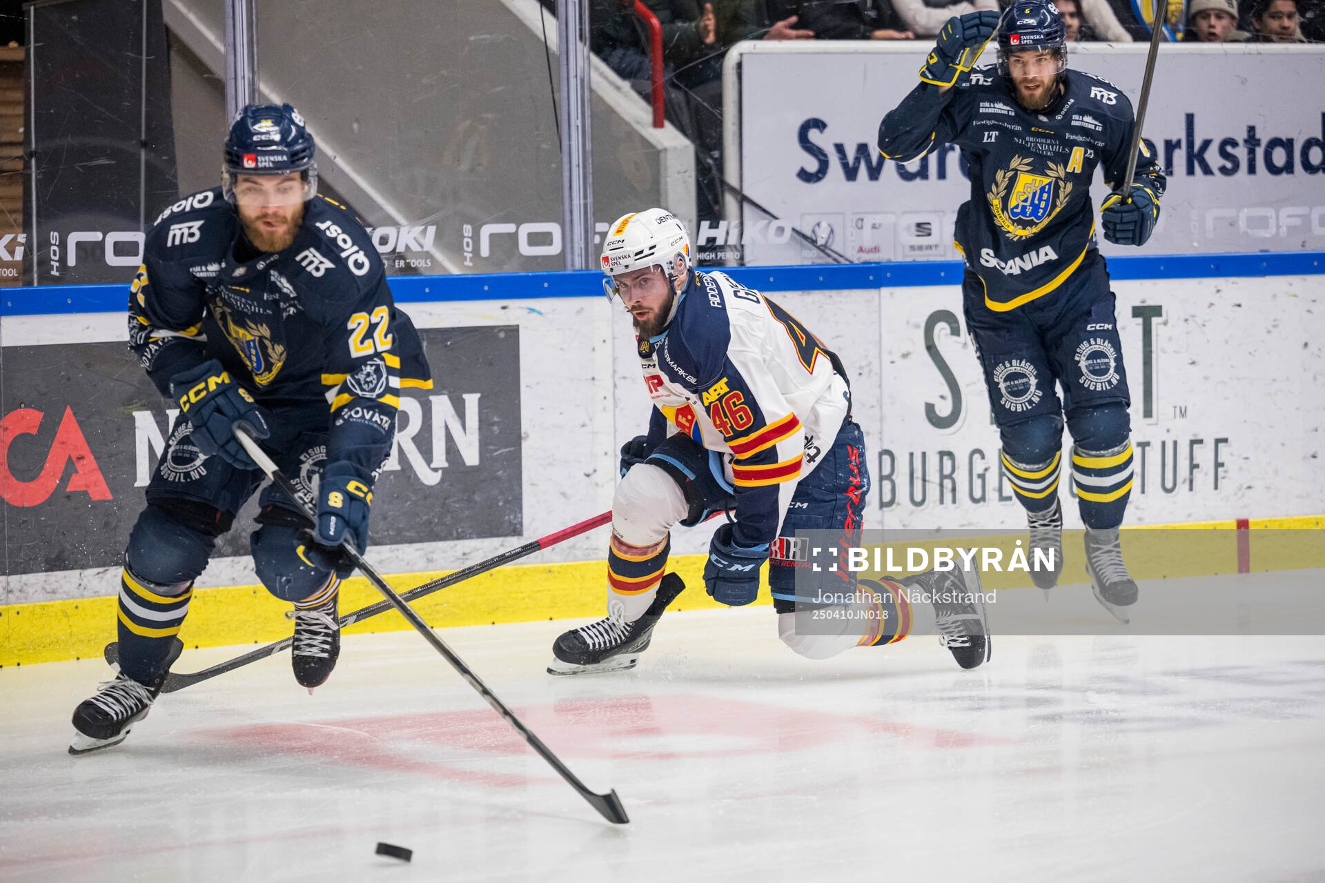 Södertäljes Jacob Bjerselius och Olli Vainio mot