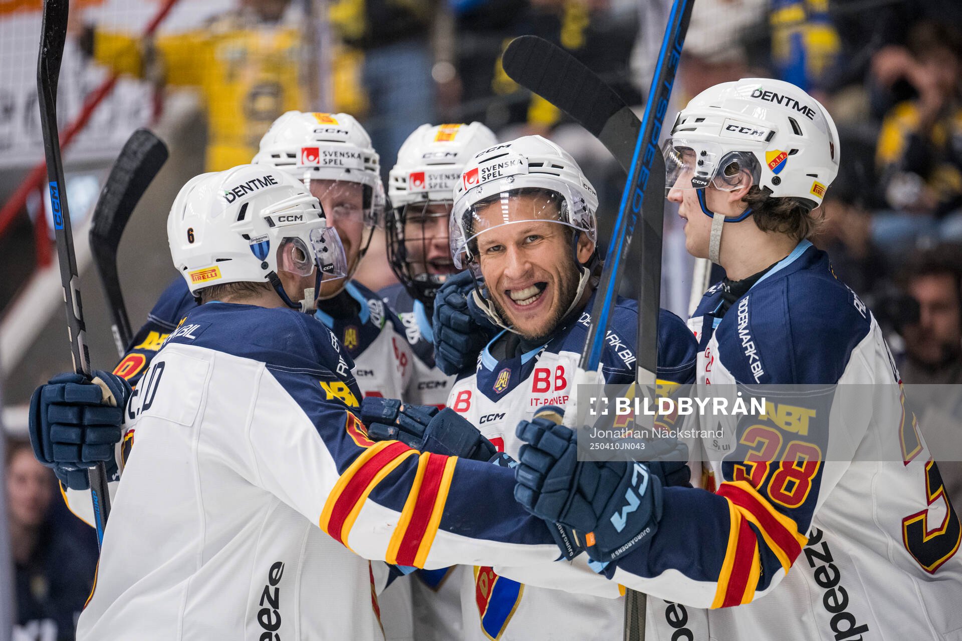 Djurgårdens Fredric Weigel jublar
