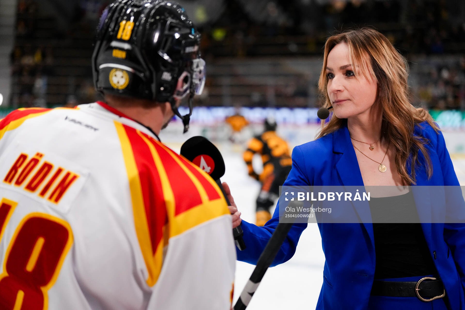 Brynäs Anton Rödin och Tv4s kommentator Lena Sundqvist