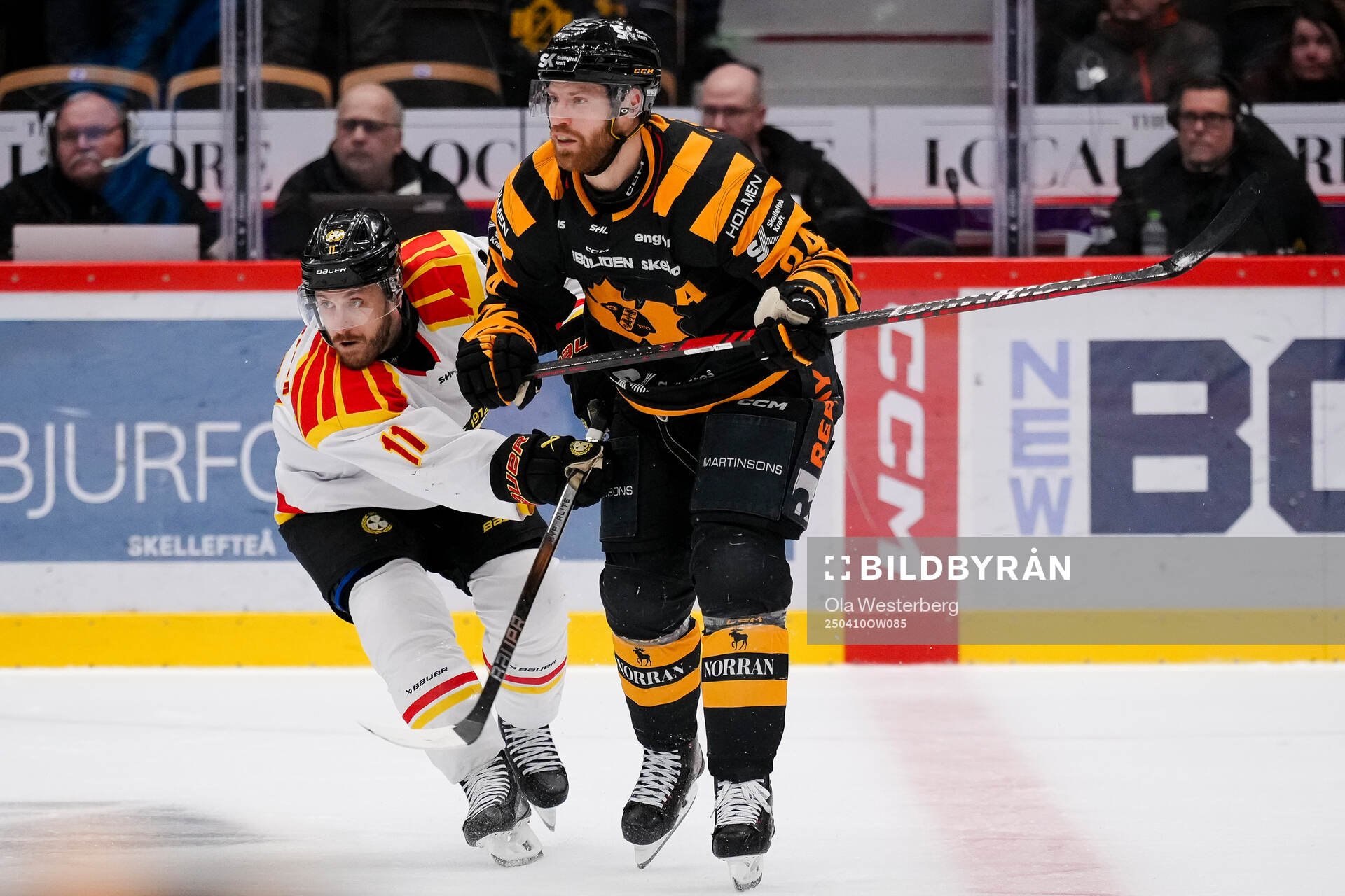 Brynäs Jordan Schroeder och Skellefteås Oscar Lindberg