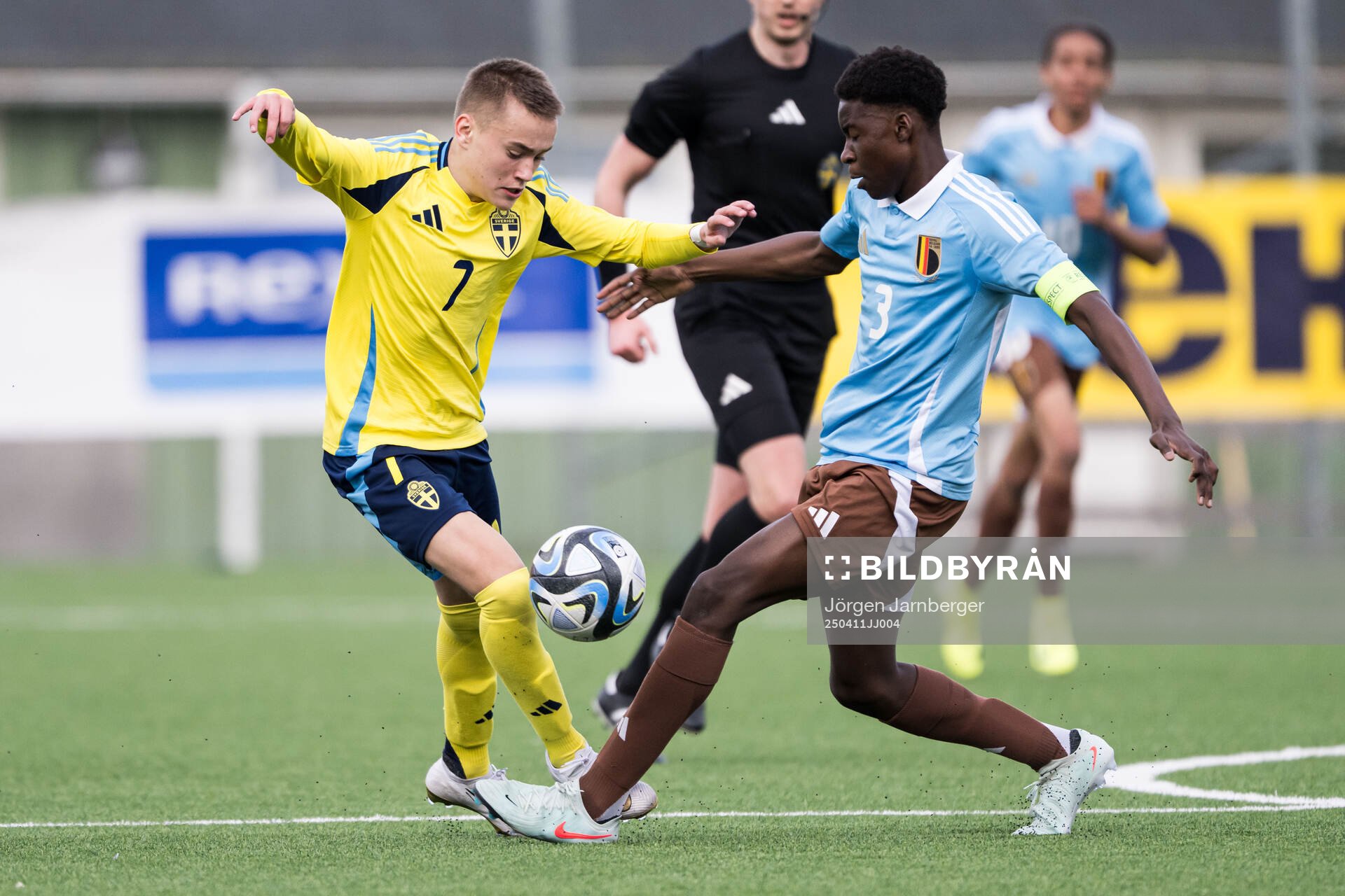 Nikolas Jovanovic of Sweden and Blessing Mukanza of Belgium