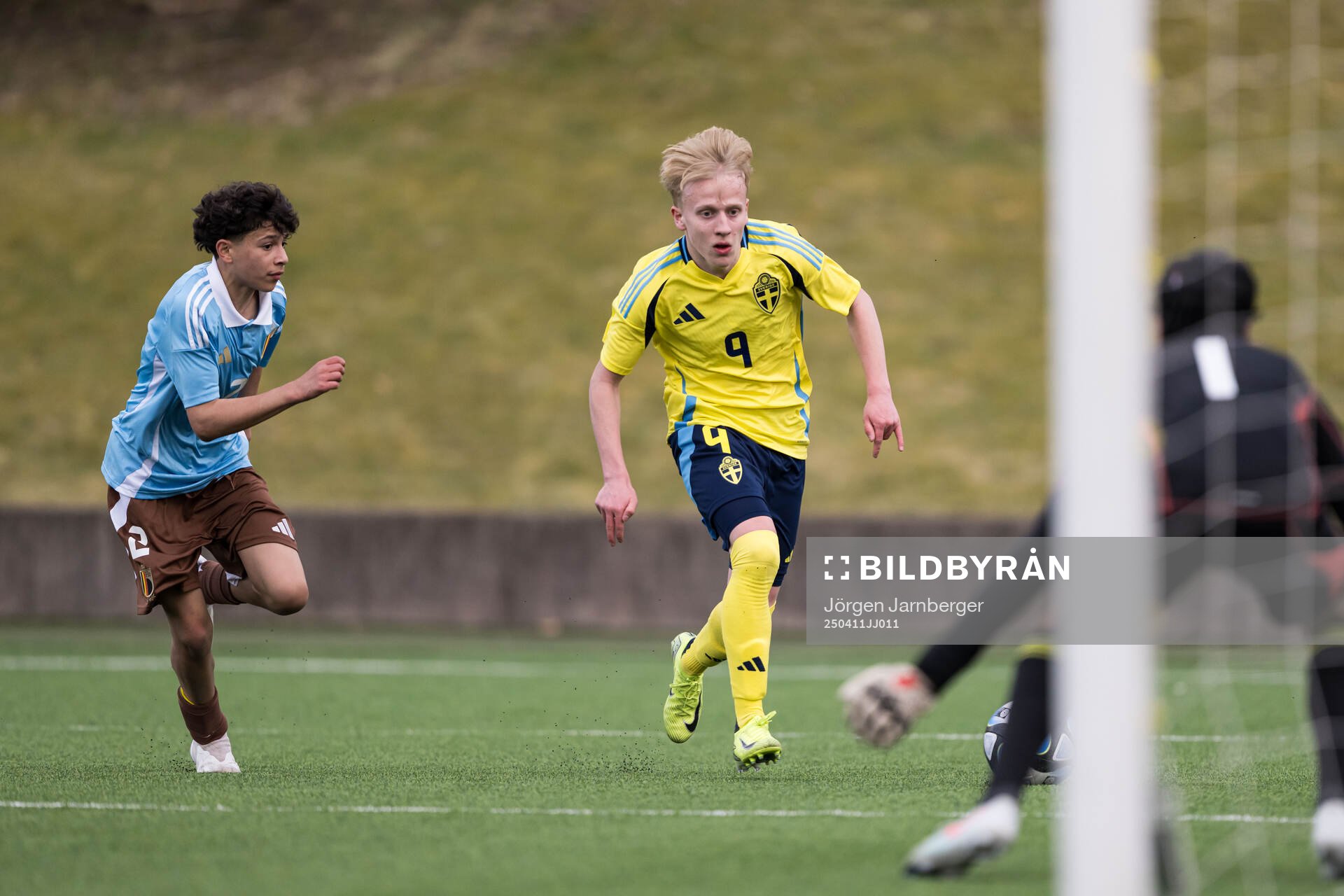 Adil El Ghaddouri of Belgium and Pontus Eriksson of Sweden