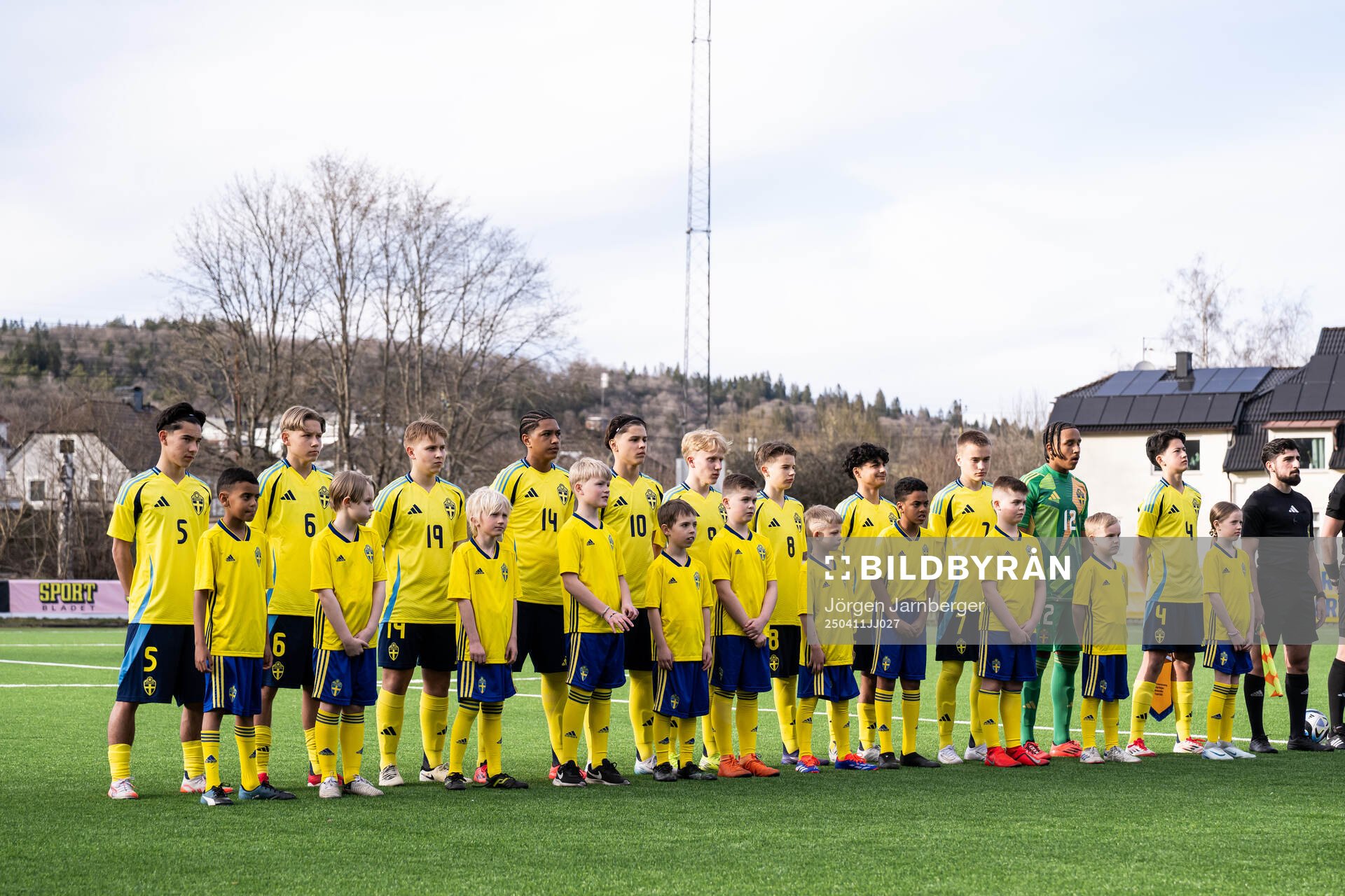 Players of Sweden during lineup ahead of the under-17 Future team tournament football match between Sweden and Belgium on April 11, 2025 in Borås.