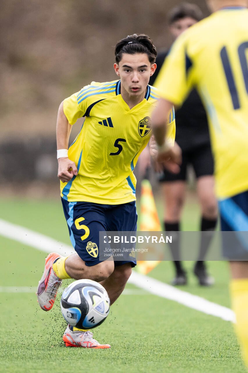 Arvid Bengtsson of Sweden during the under-17 Future team tournament football match between Sweden and Belgium on April 11, 2025 in Borås.