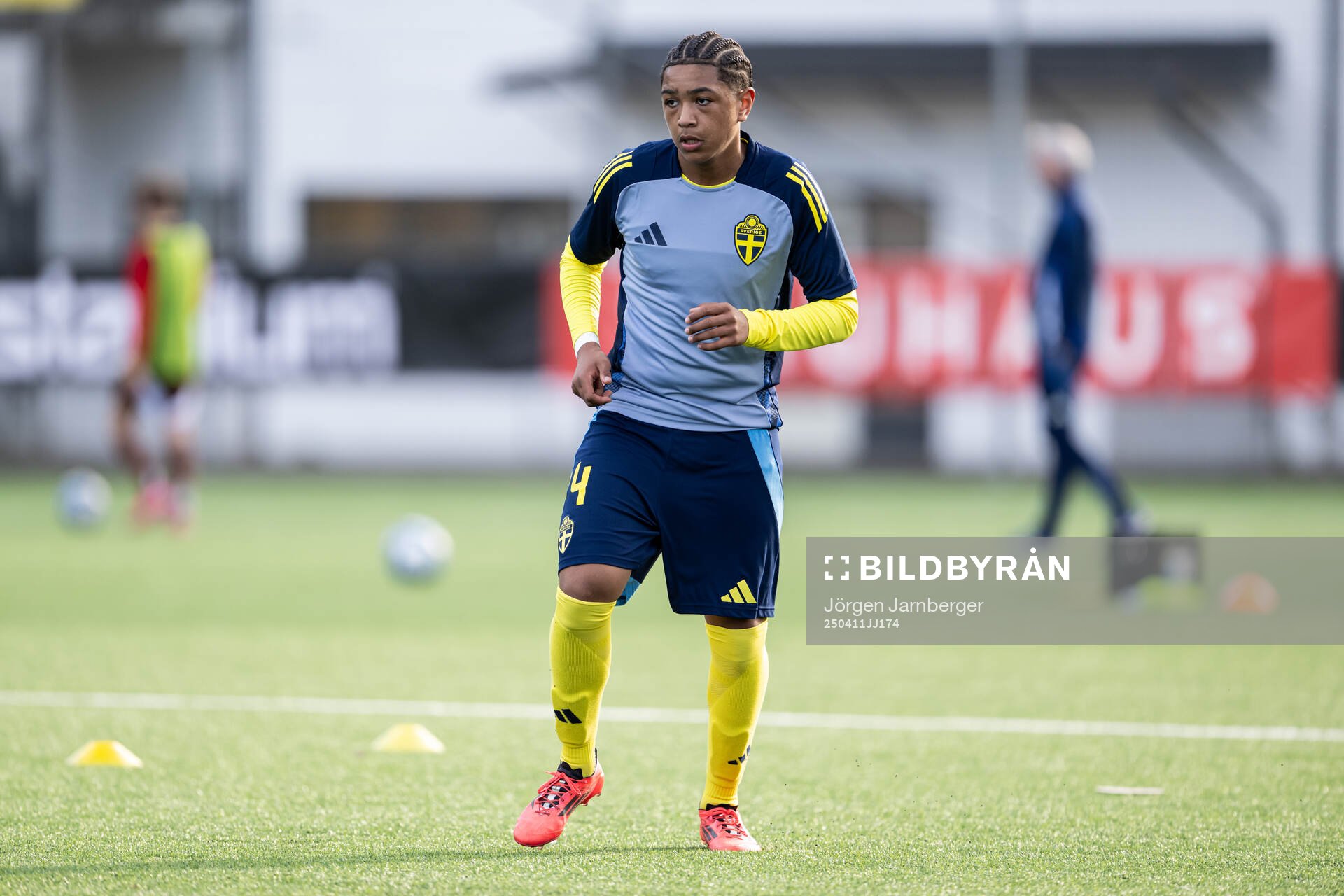 Elliot Mahama Appring of Sweden