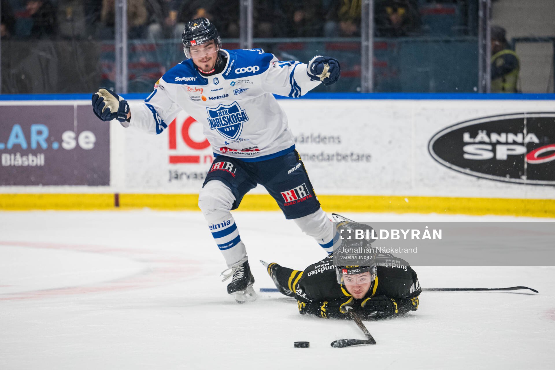 Karlskogas Alexander Ljungkrantz och AIKs Gustav Sjöqvist