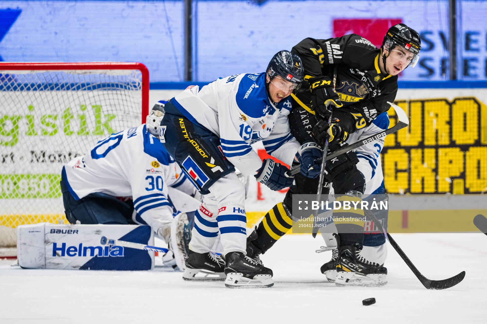 Karlskogas Andre Edvardsen Simen och AIKs Daniel Ljungman