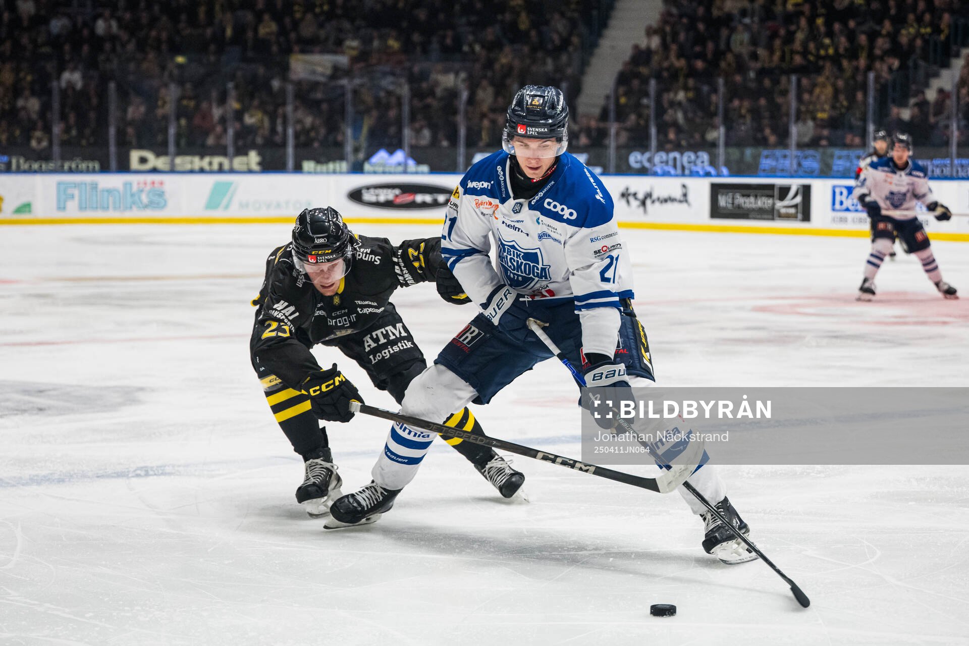 AIKs Oliver Tärnström och Karlskogas Christoffer Jansson