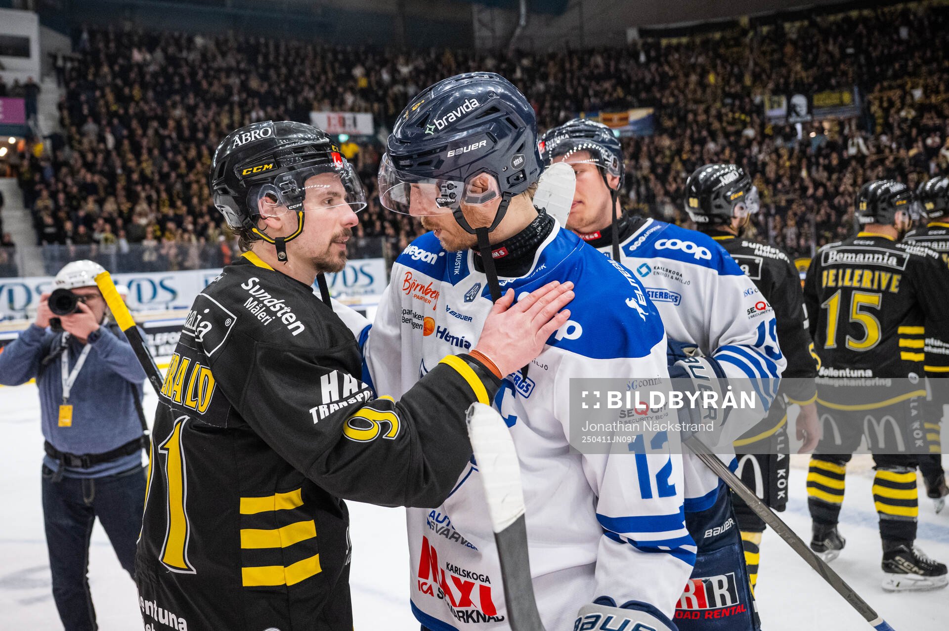 AIKs Gerry Fitzgerald och Karlskogas Gustaf Thorell