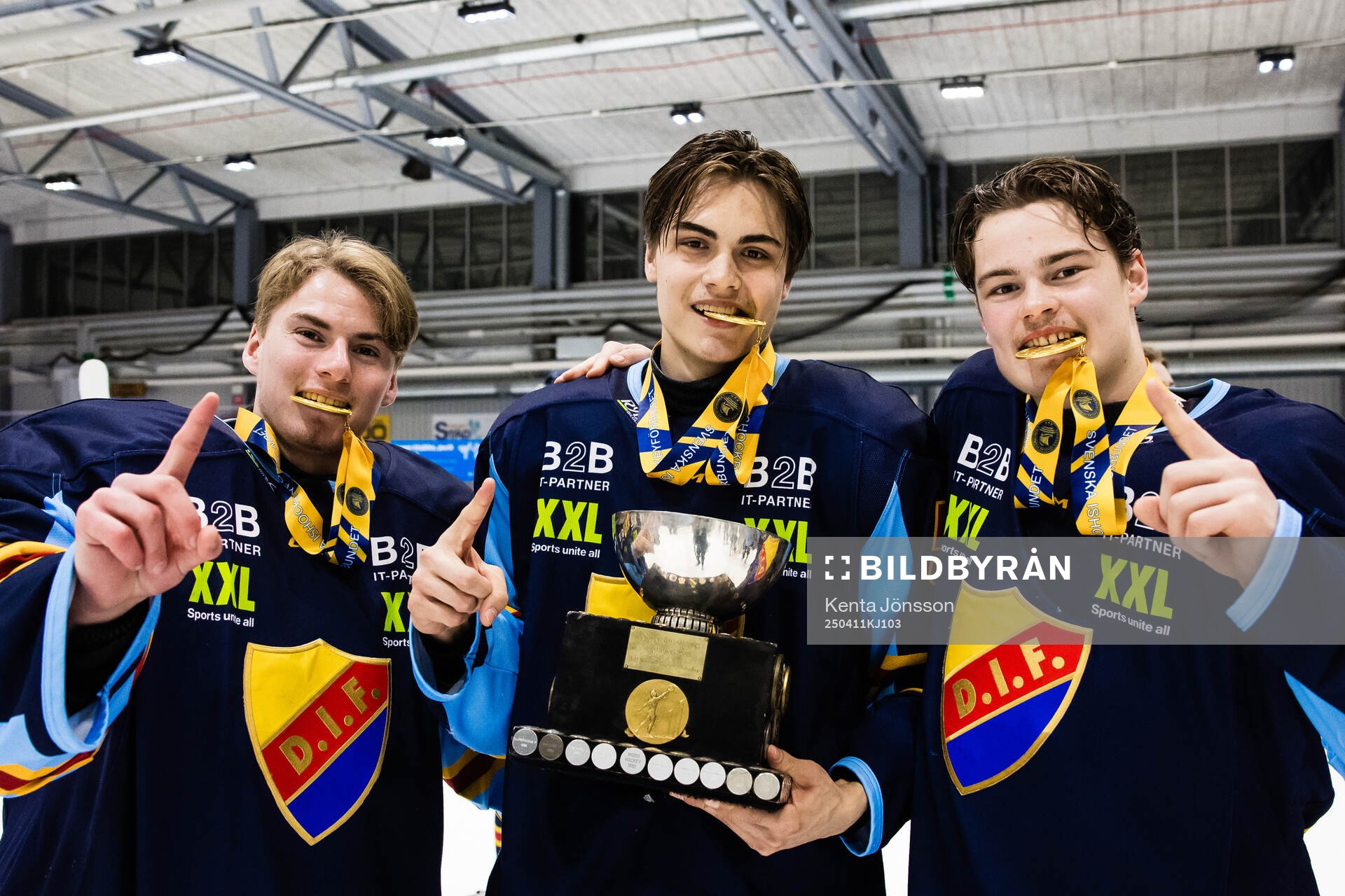 Djurgårdens målvakt Hugo Storåkers, Leon Bjelkelöv