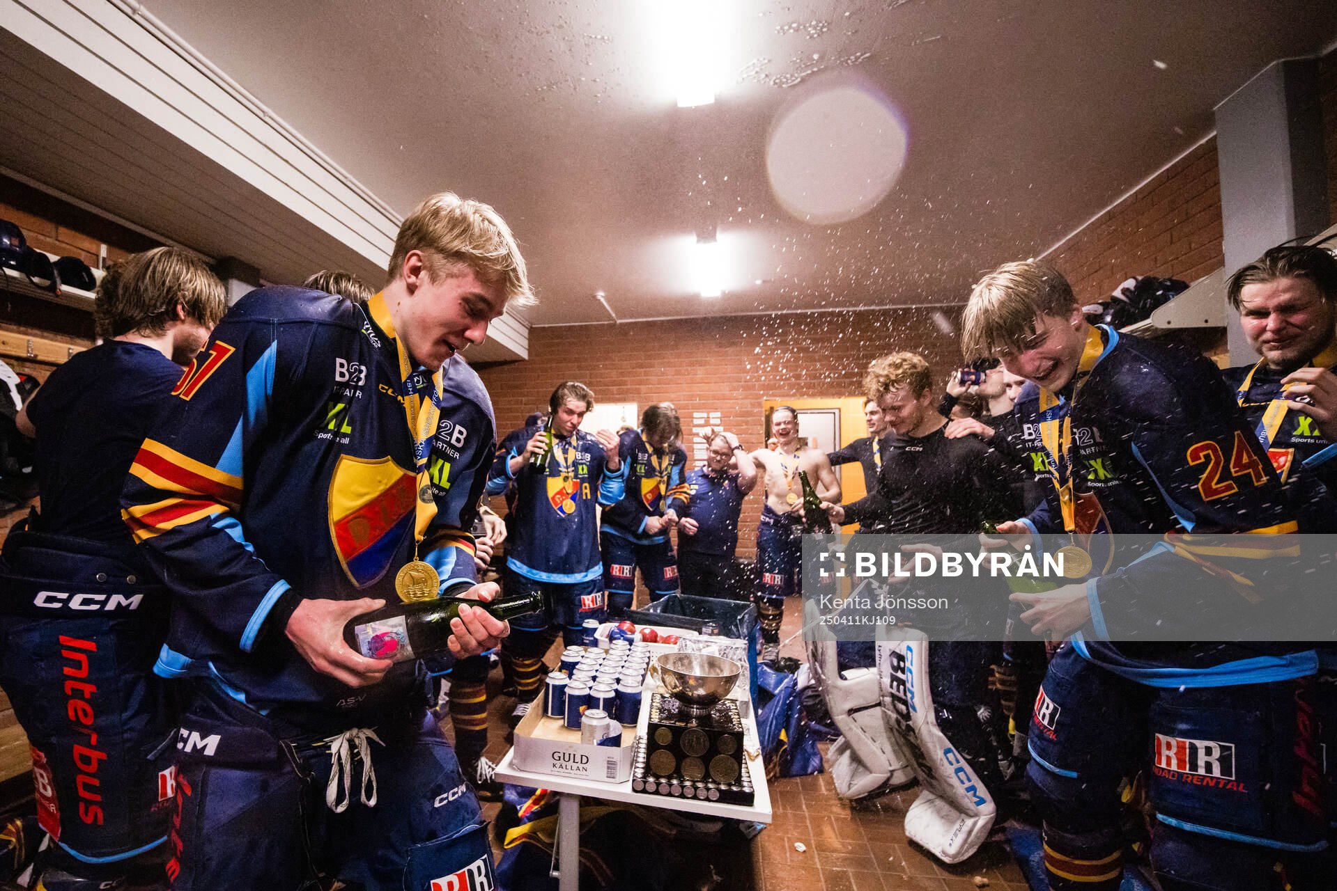 Djurgårdens Marcus Nordmark och Theo Stockselius jublar