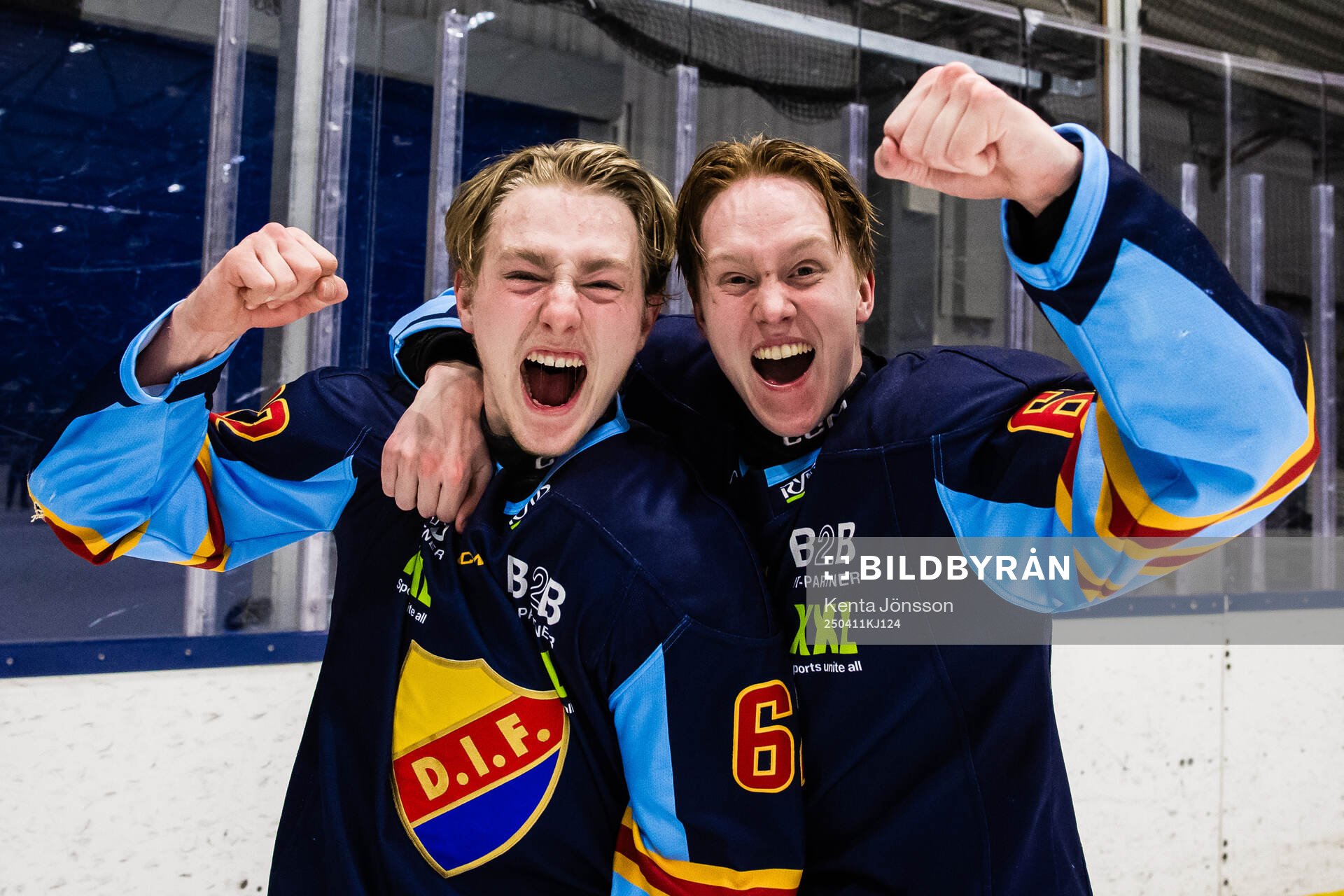 Djurgårdens Wilson Björck och Melvin Wersäll jublar