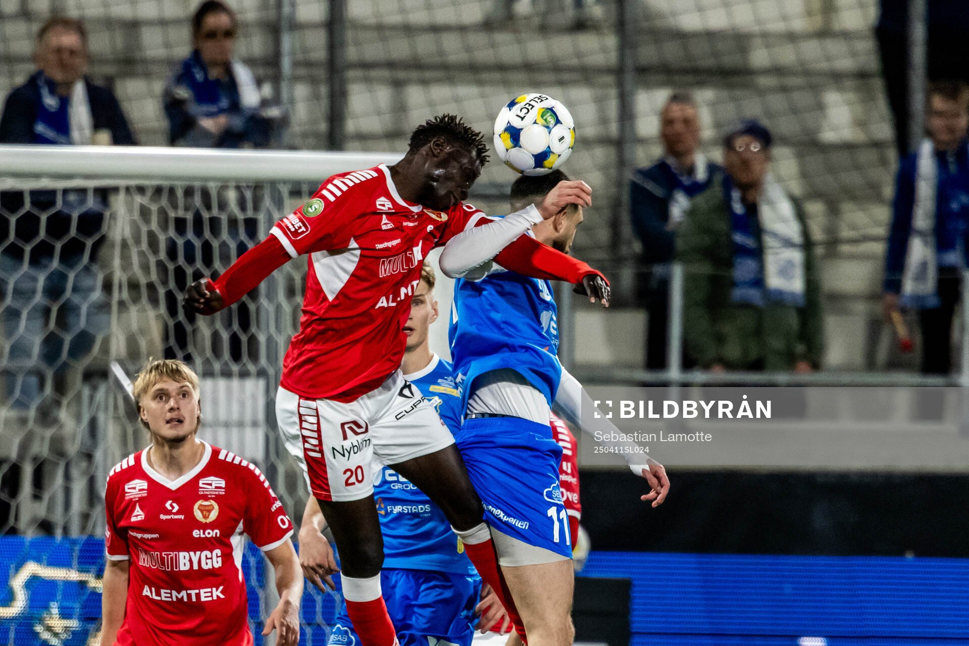Kalmars Gibril Sosseh och Oddevolds Daniel Krezic