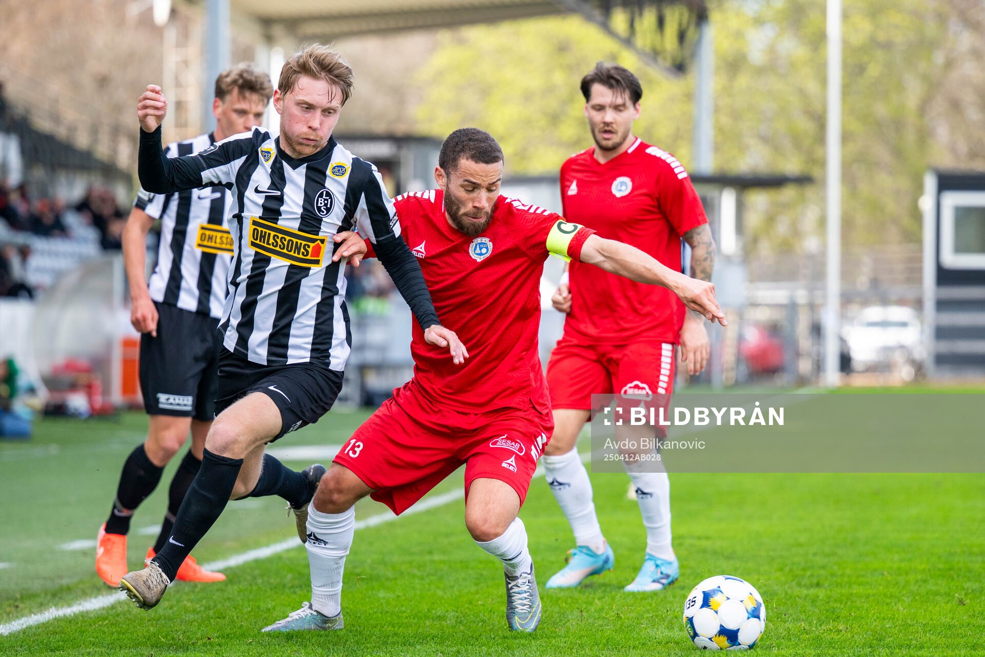 Landskronas Adam Egnell och Utsiktens Malkolm Moenza