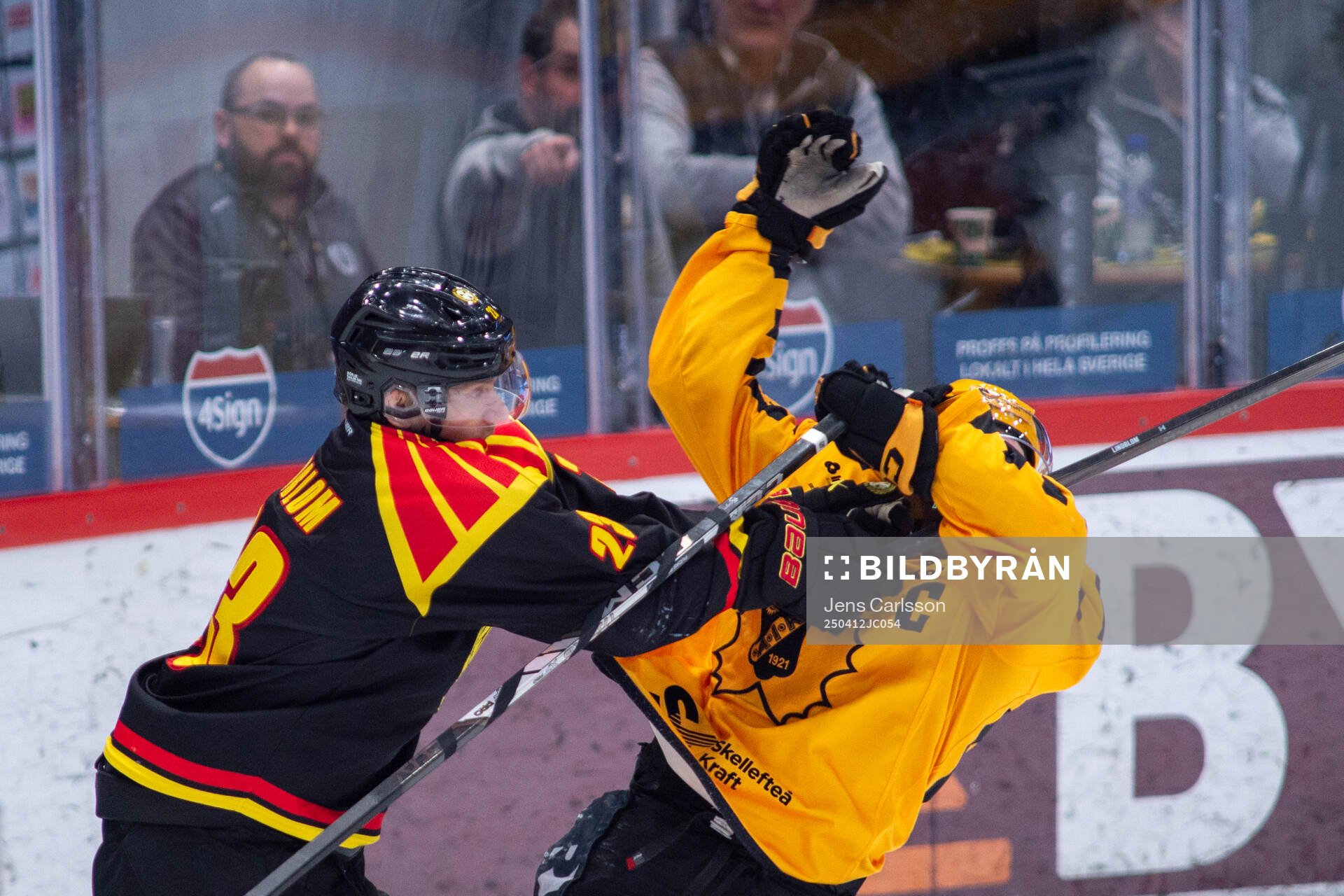 Brynäs Oskar Lindblom och Skellefteås Jonathan Pudas