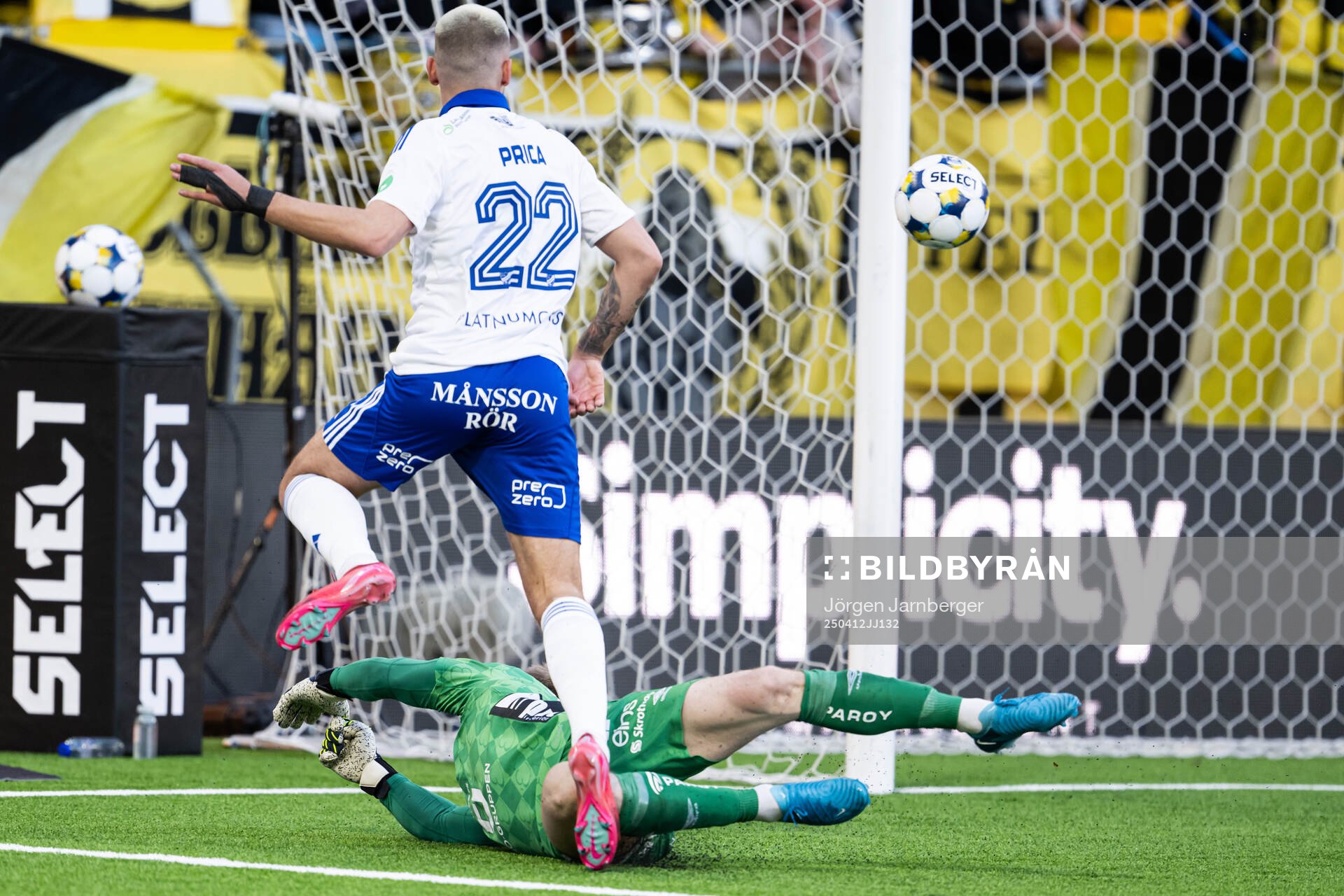 IFK Norrköpings Tim Prica och Elfsborgs målvakt Isak
