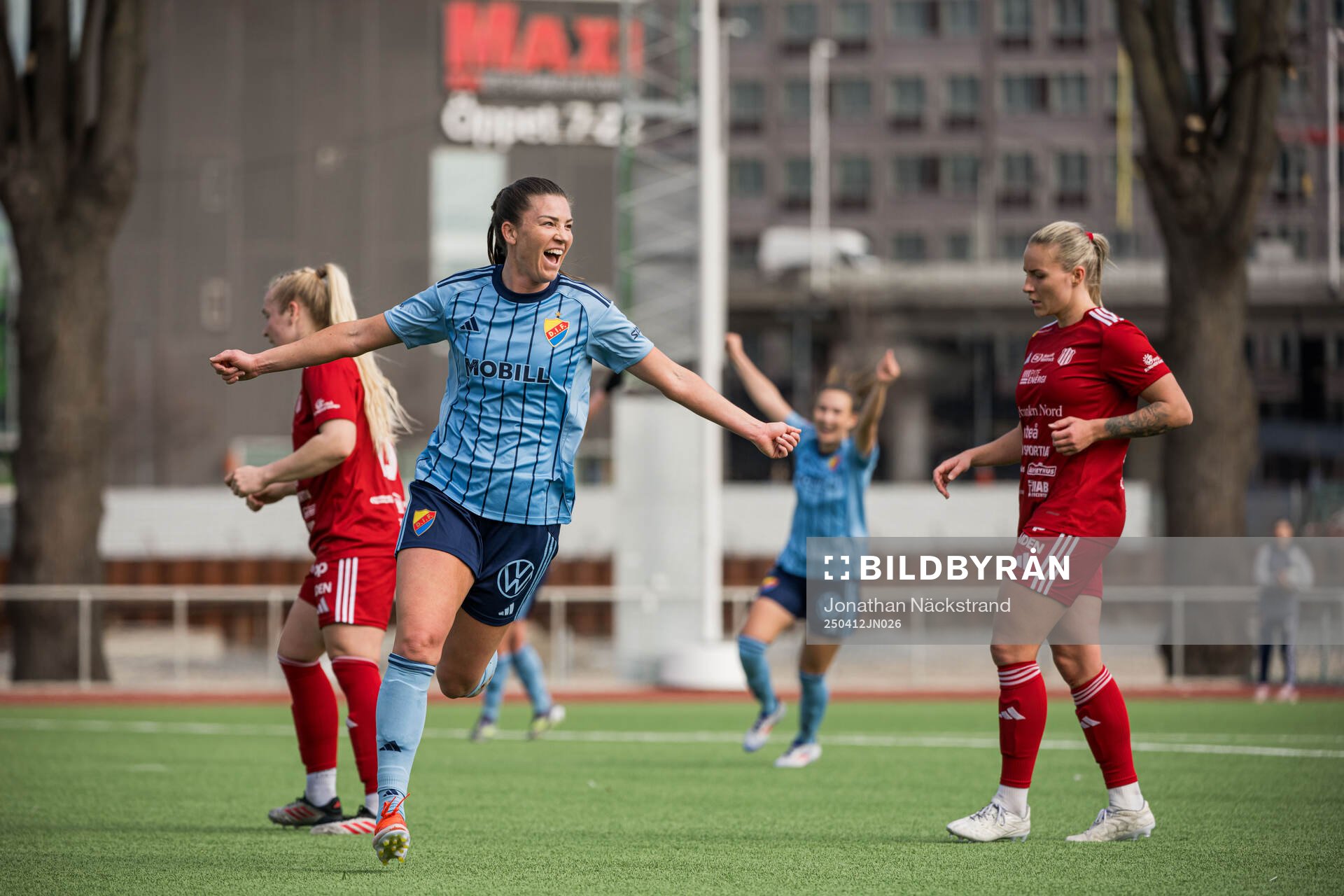 Djurgårdens Pauline Hammarlund jublar