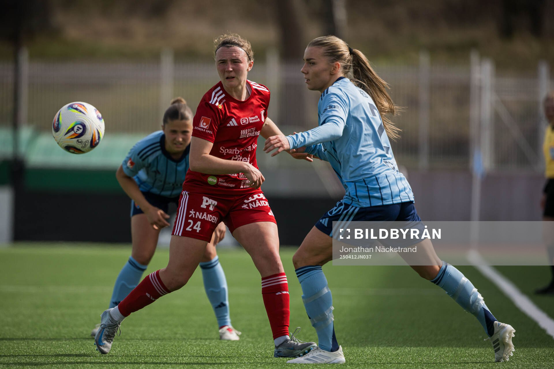 Piteås Emily Gray och Djurgårdens Ebba Hed