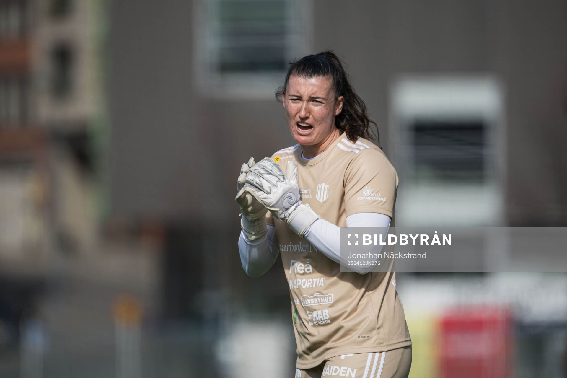 Piteås målvakt Lauren Brzykcy under fotbollsmatchen i Damallsvenskan mellan Djurgården och Piteå den 12 april 2025 i Stockholm. 
