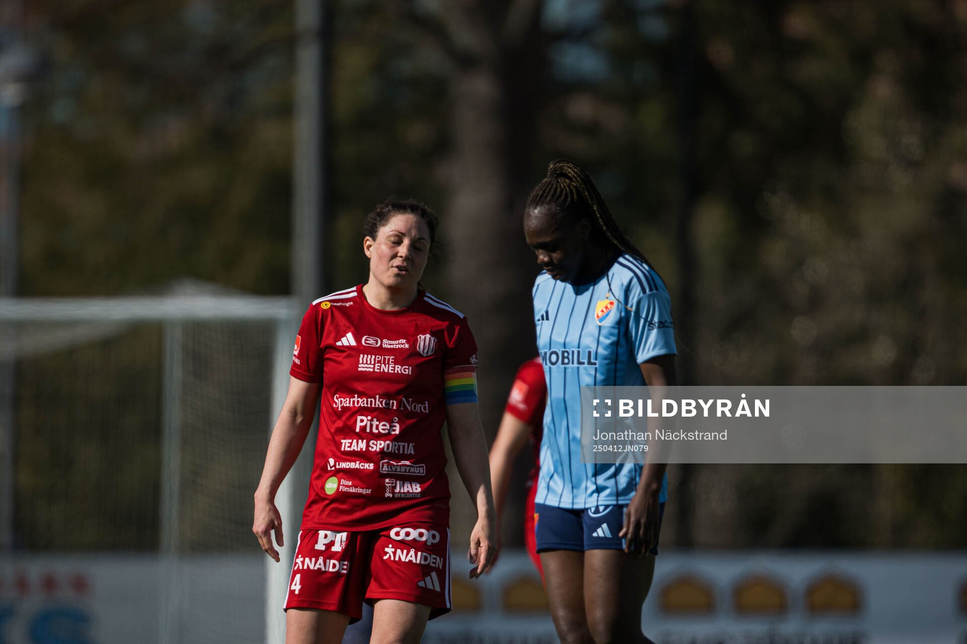 Piteås Josefin Johansson och Djurgårdens Flavine Mawete
