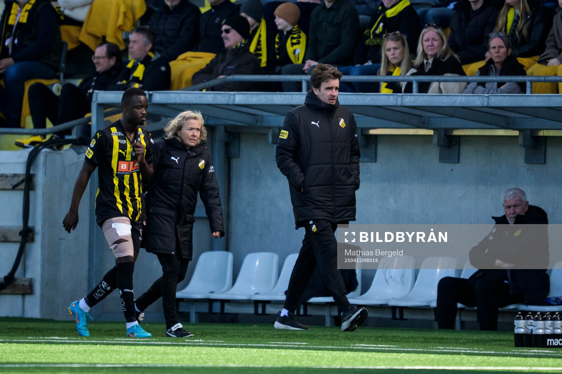 Häckens Brice Wembangomo lämnar